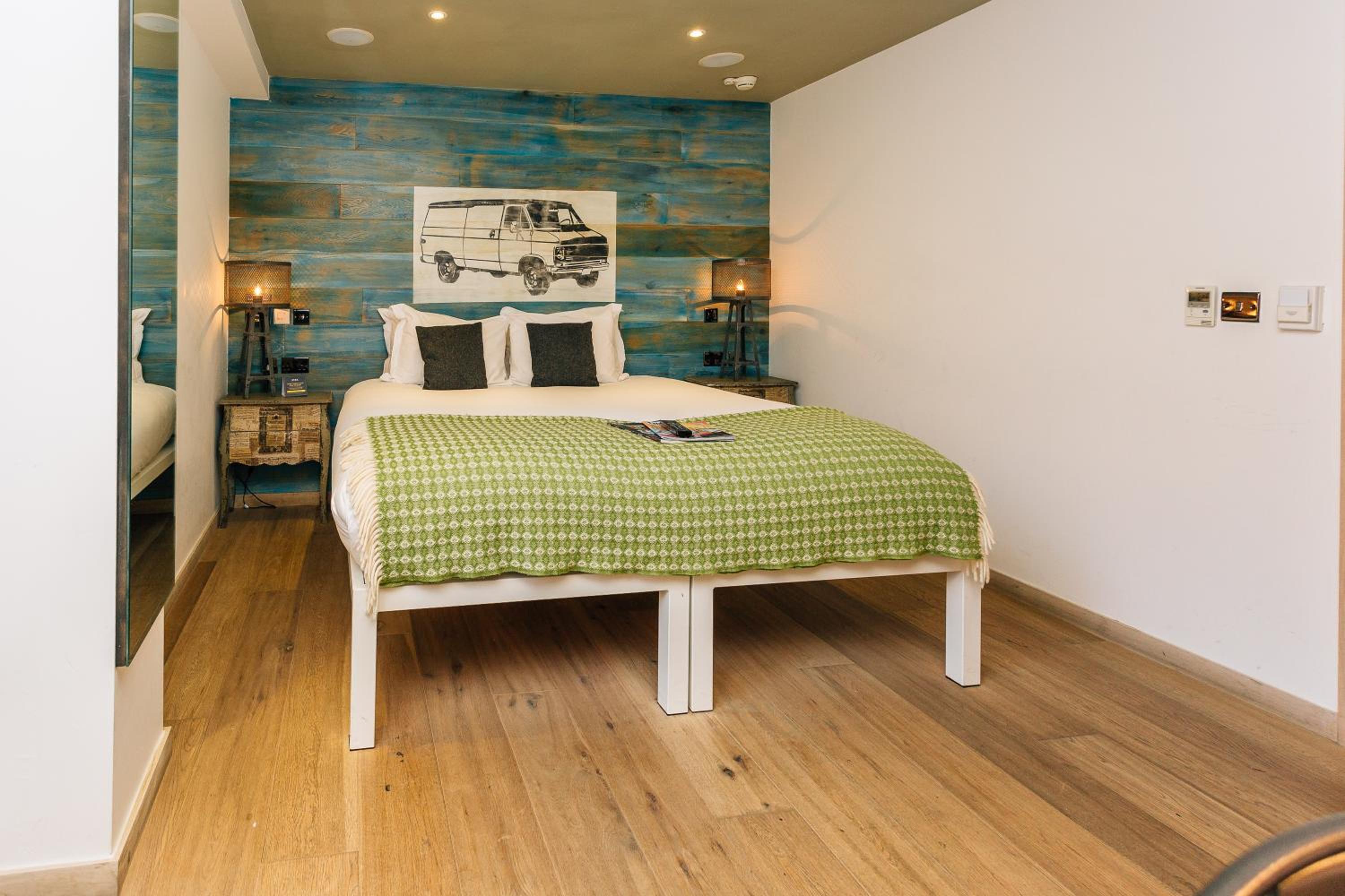 Medium Double or Twin Room - Photo 4