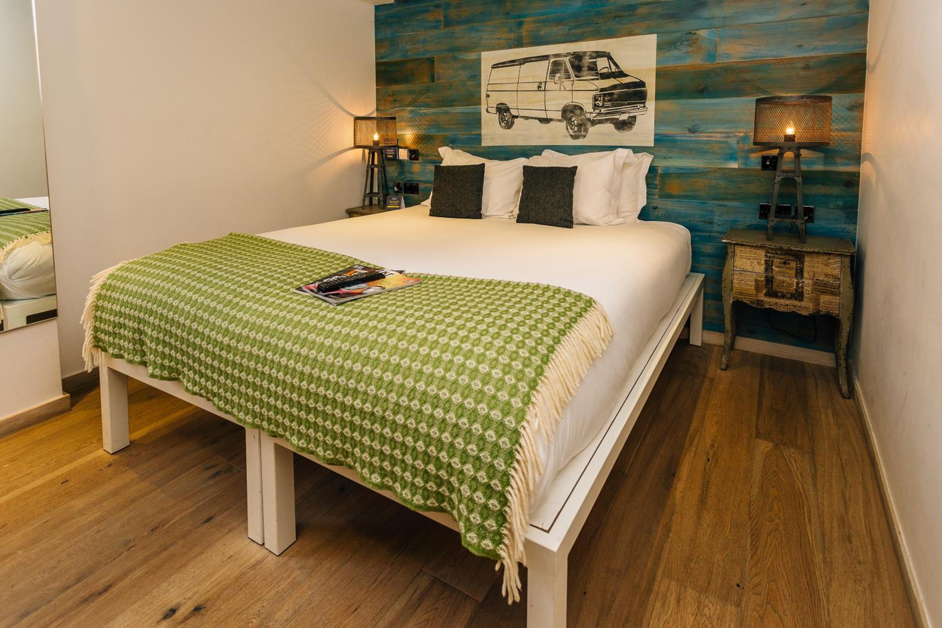 Medium Double or Twin Room - Photo 5