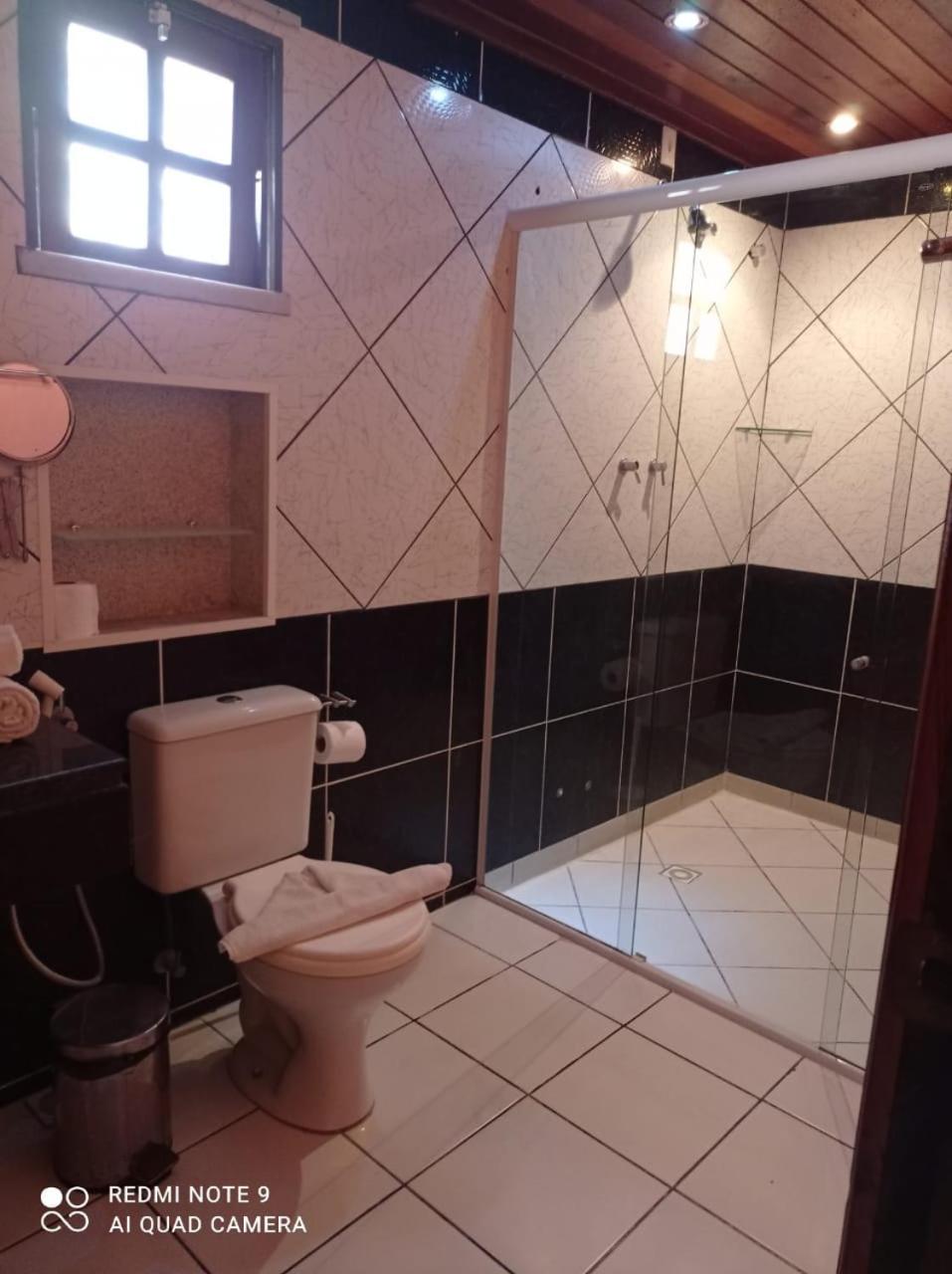 Family Room with Private Bathroom photo 3