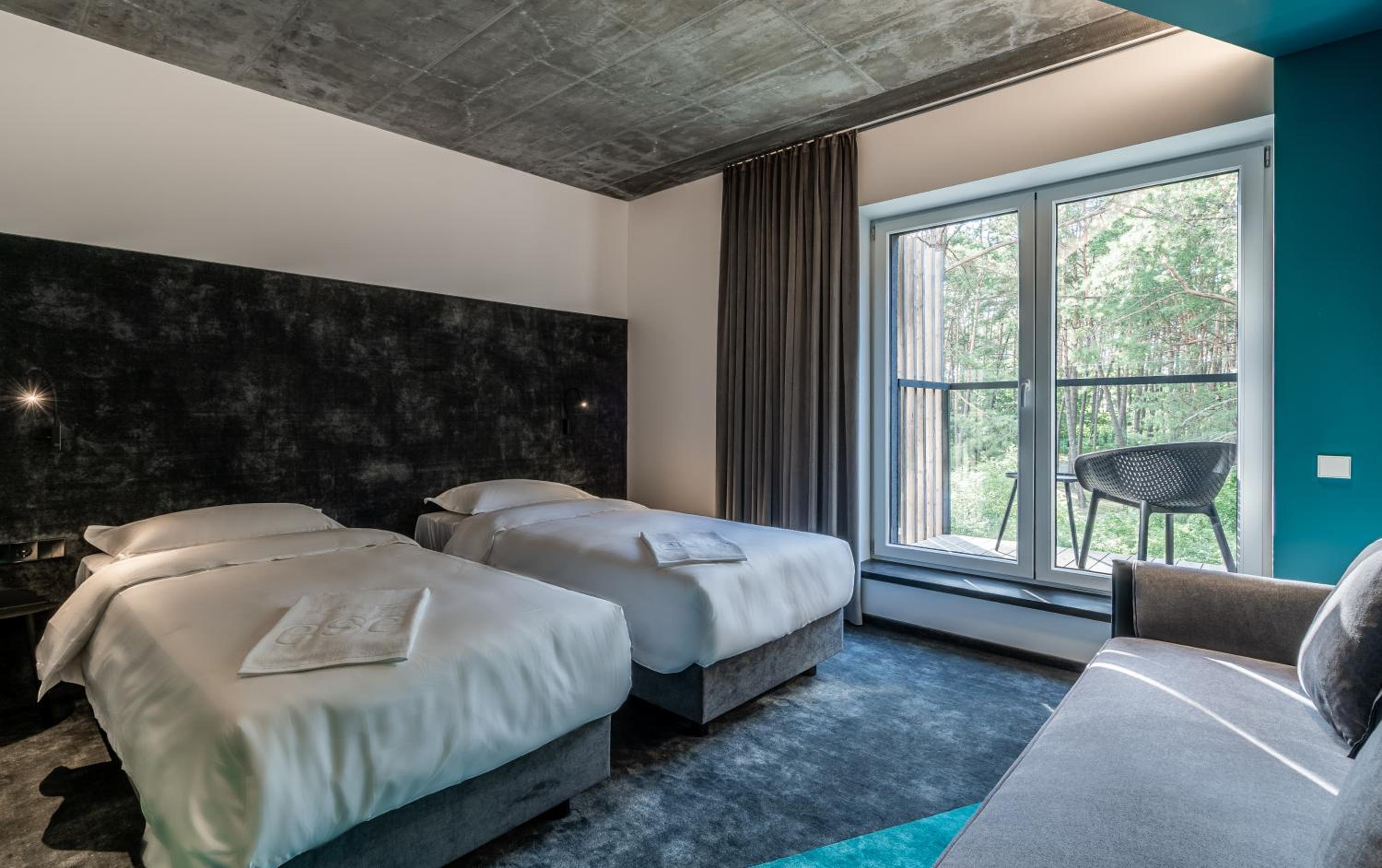 Twin Room with Balcony - Photo 3