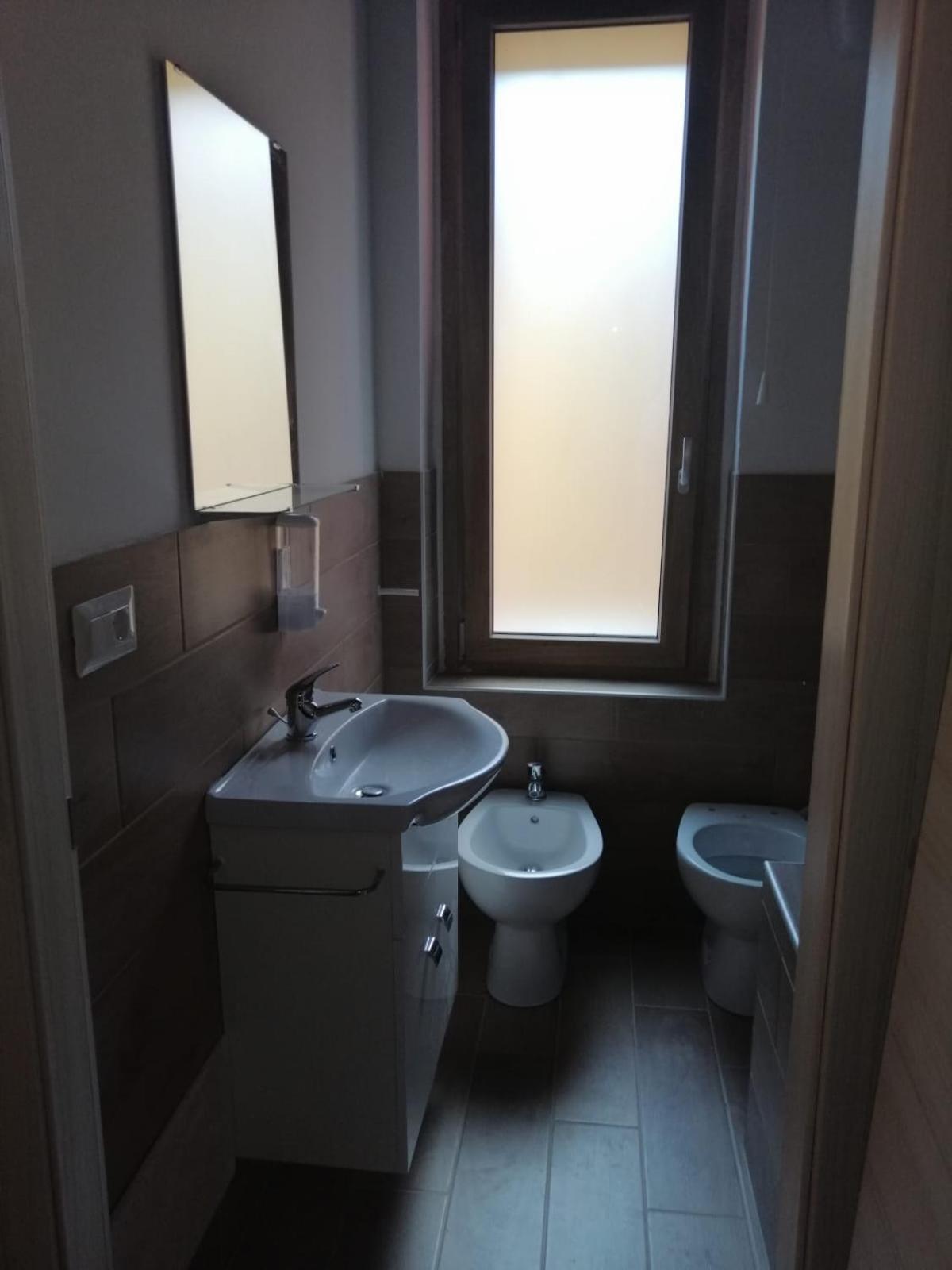 Apartment with Balcony - Photo 5