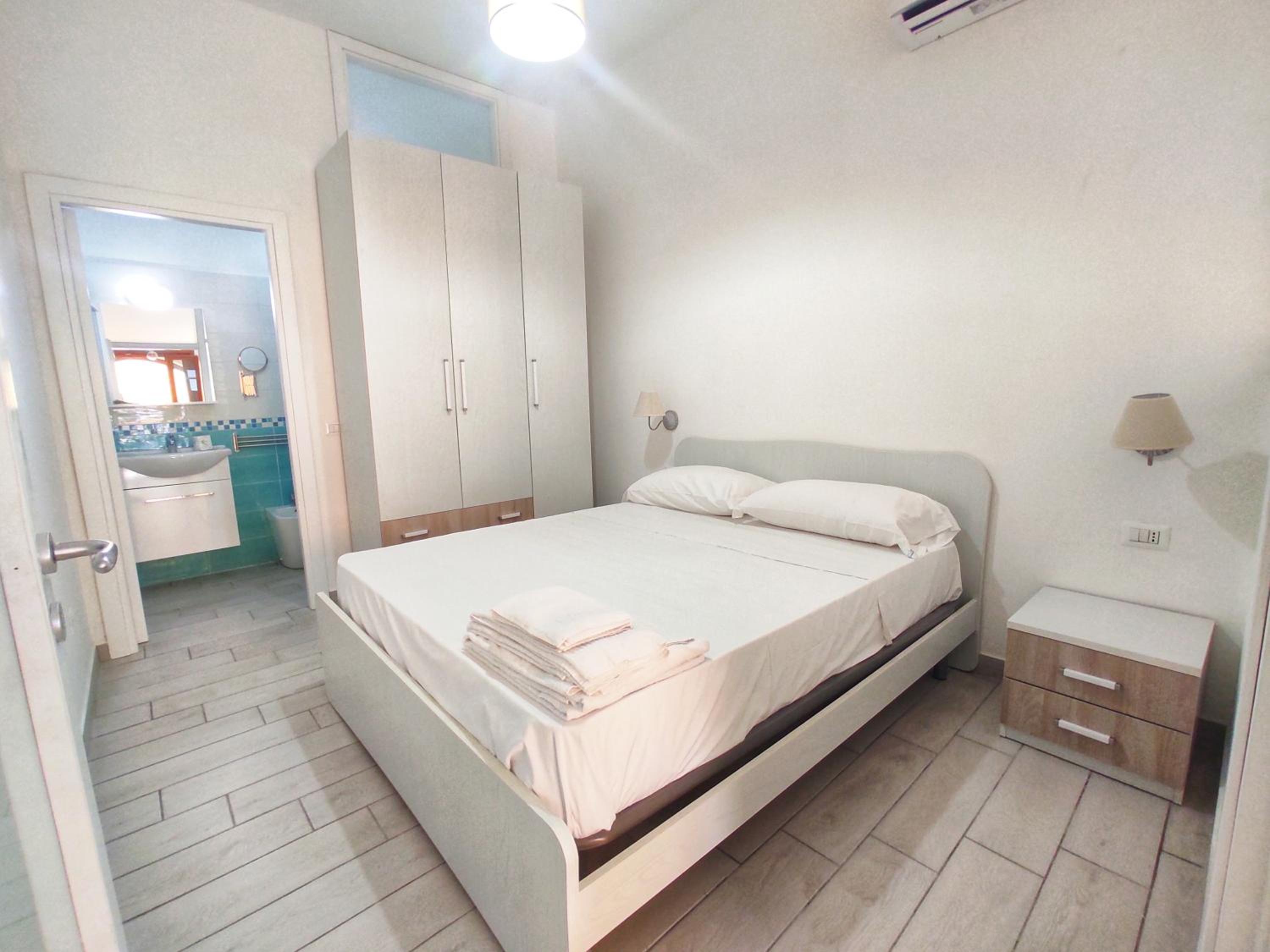 Two-Bedroom Apartment - Photo 2