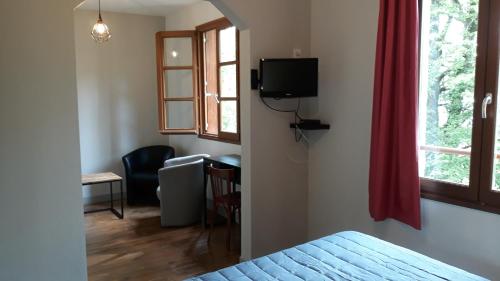 Superior King Room - Photo 3