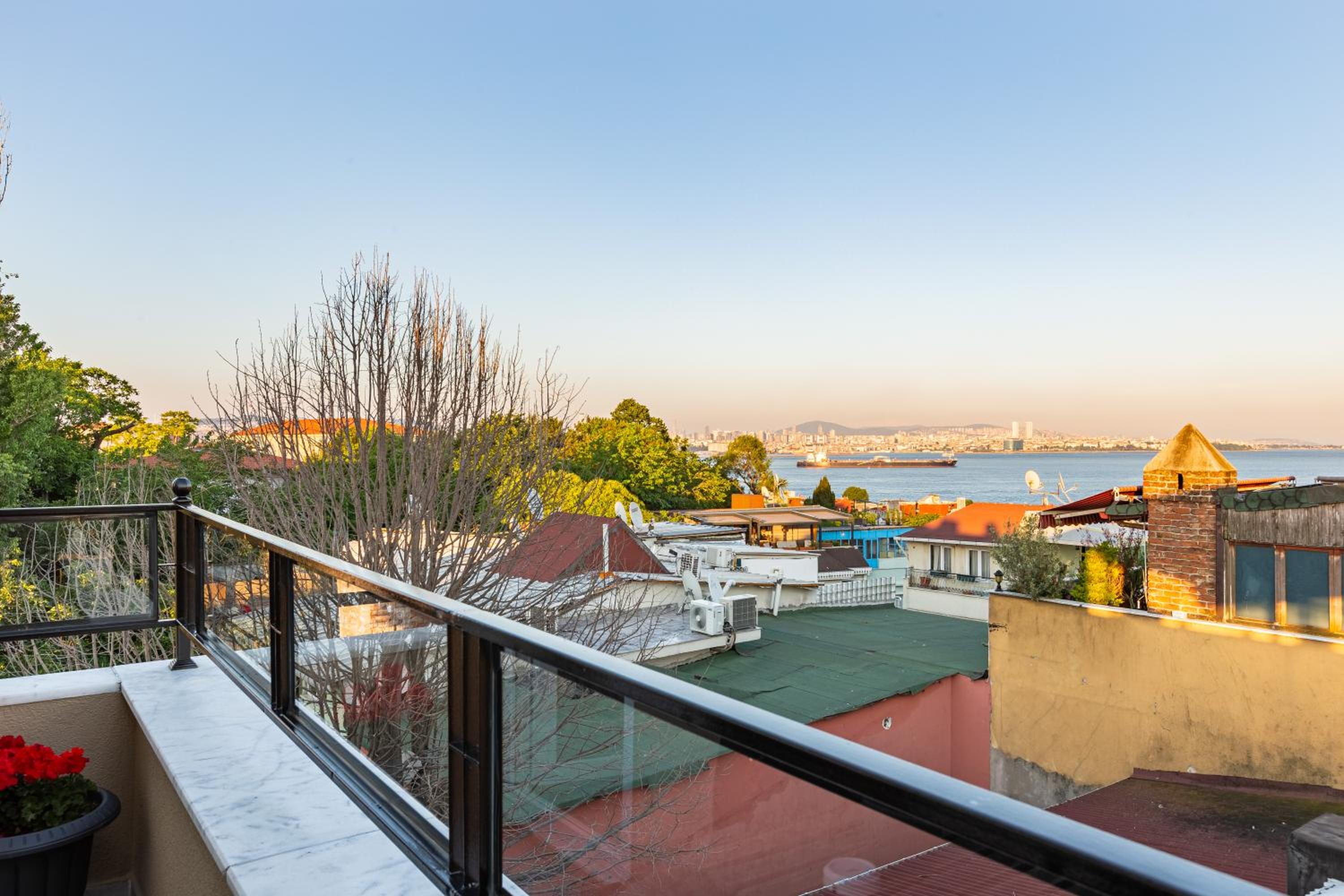 Penthouse Apartment -Sea View Annex B Block photo 2