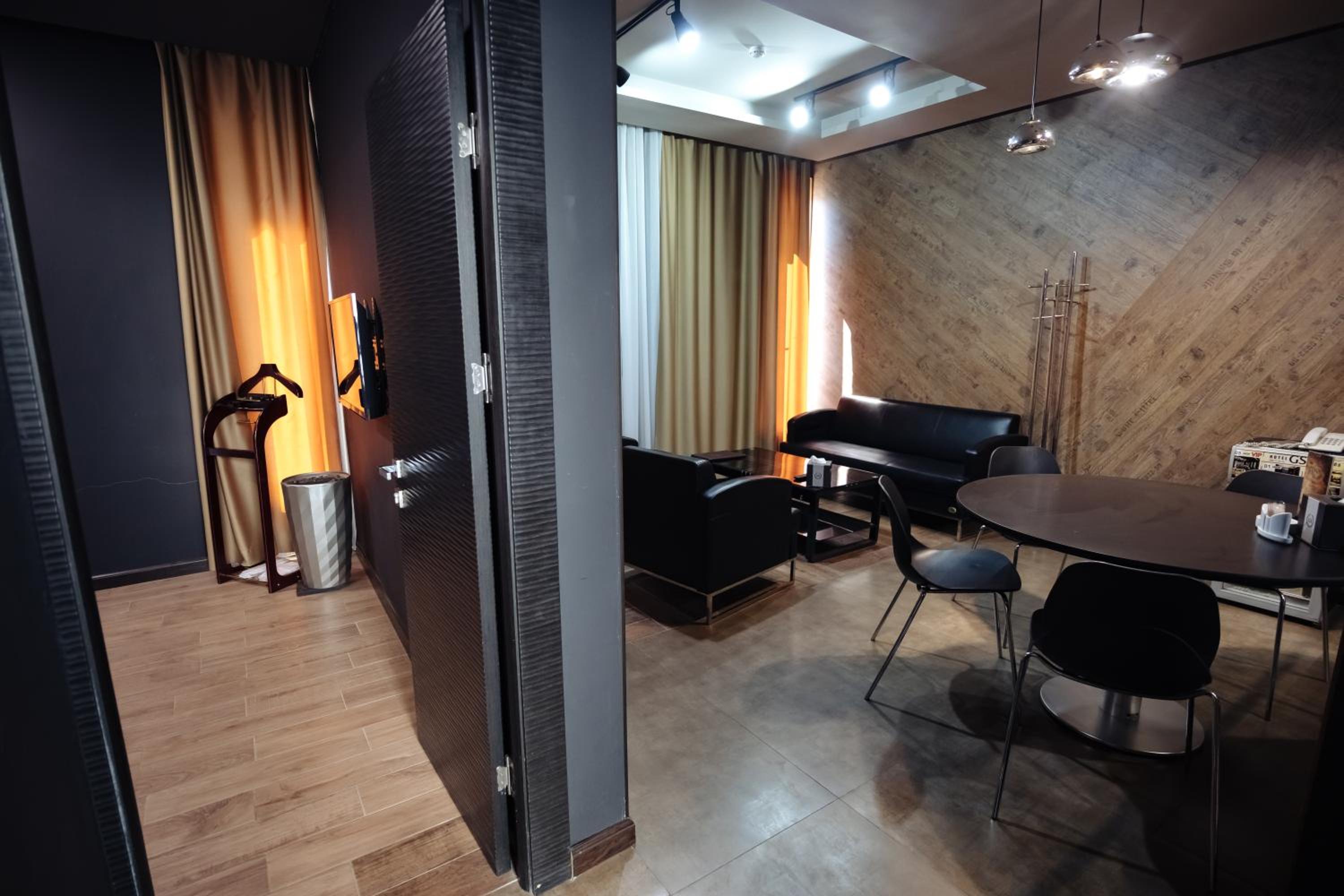 Deluxe Quadruple Room