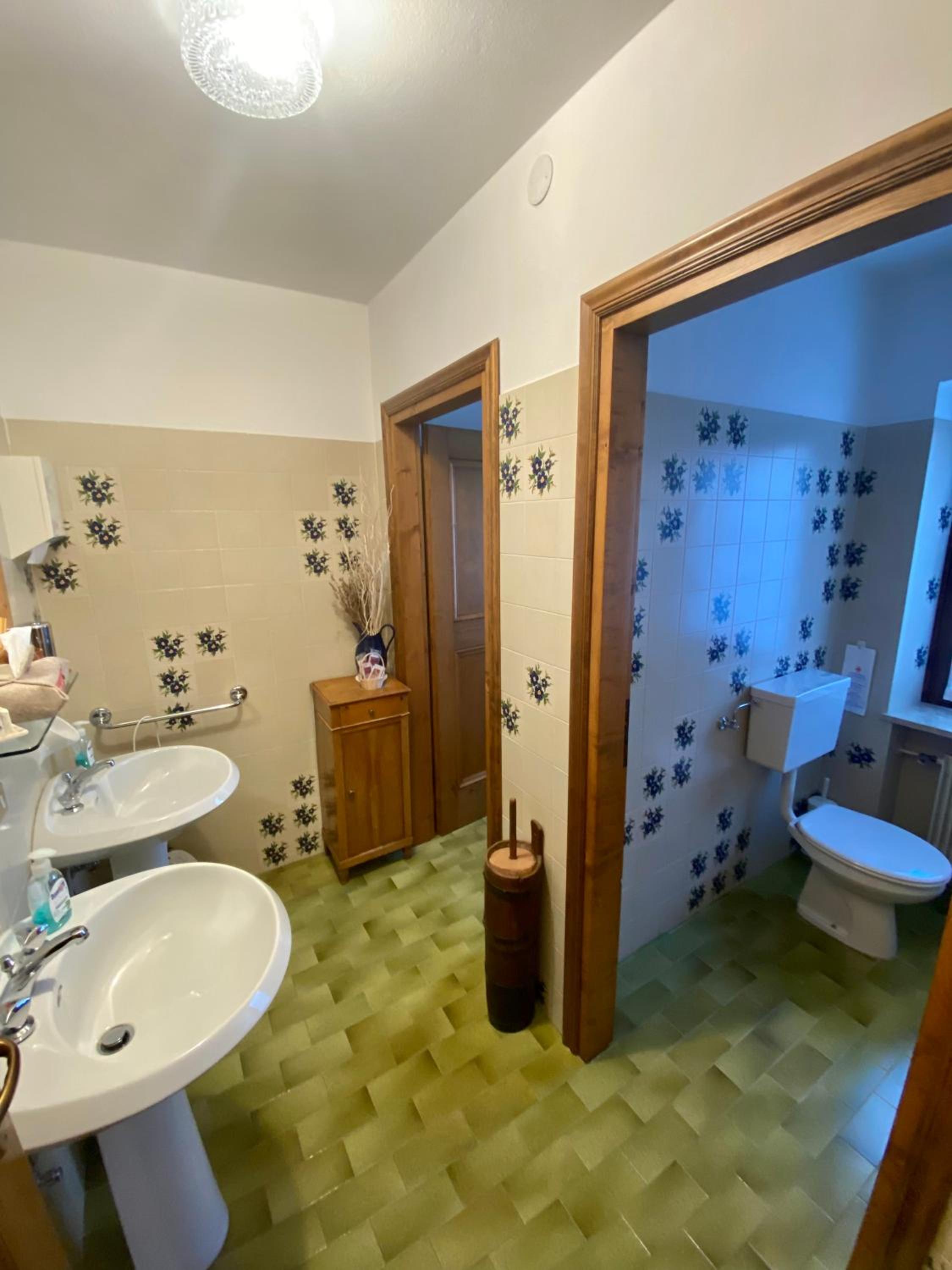 Twin Room with Private External Bathroom - Photo 2