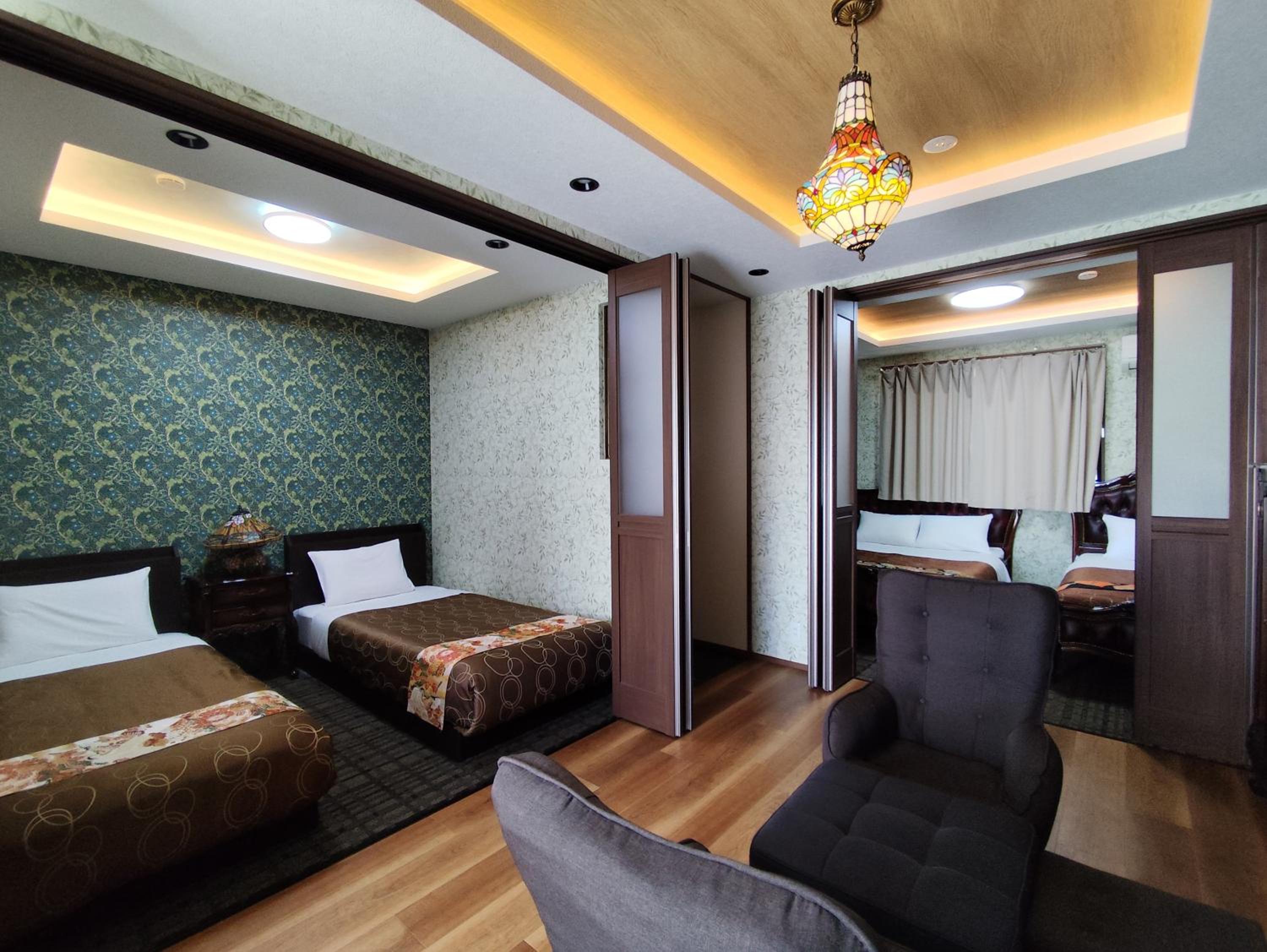Family Room - Pet Friendly