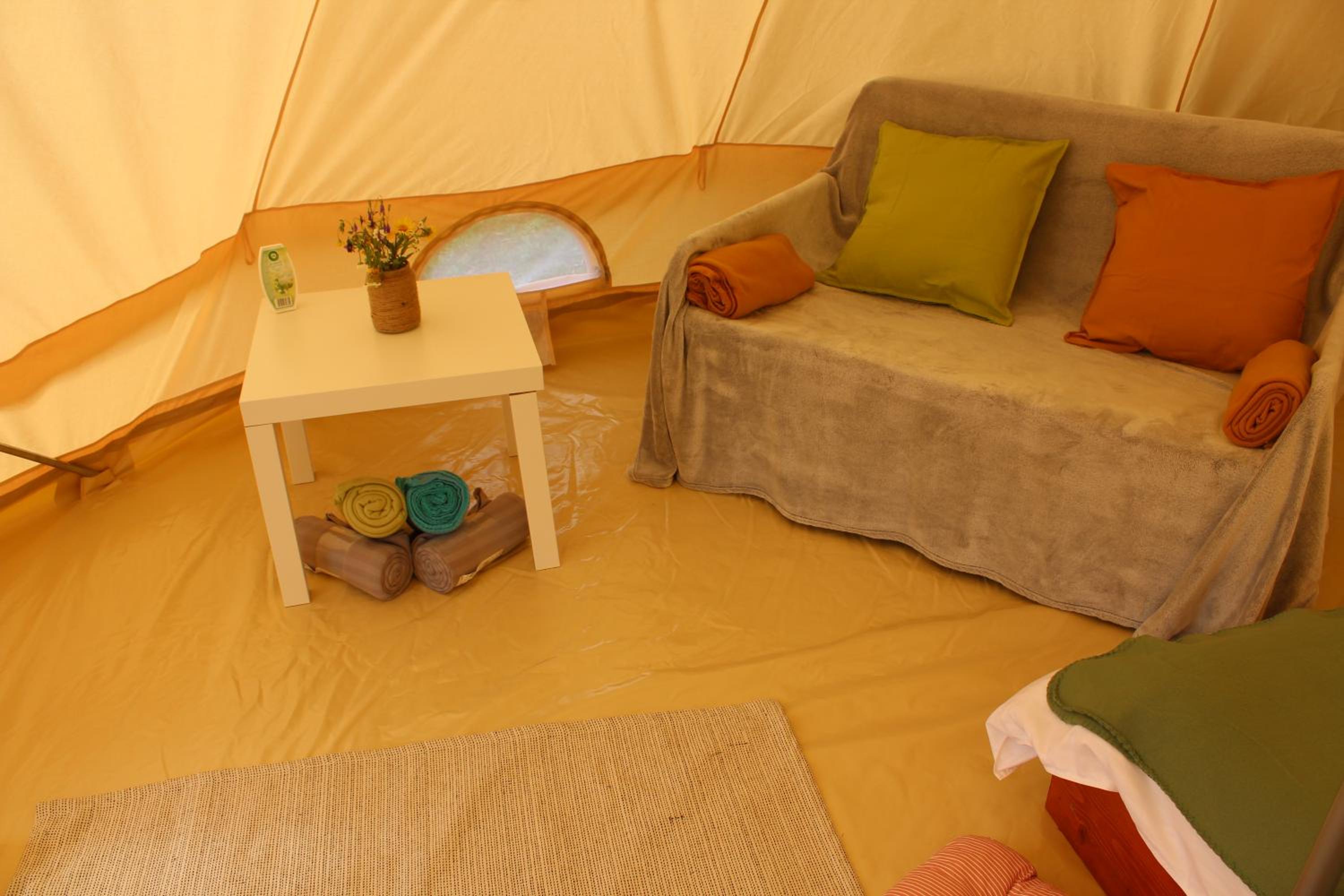 Tent - Photo 2