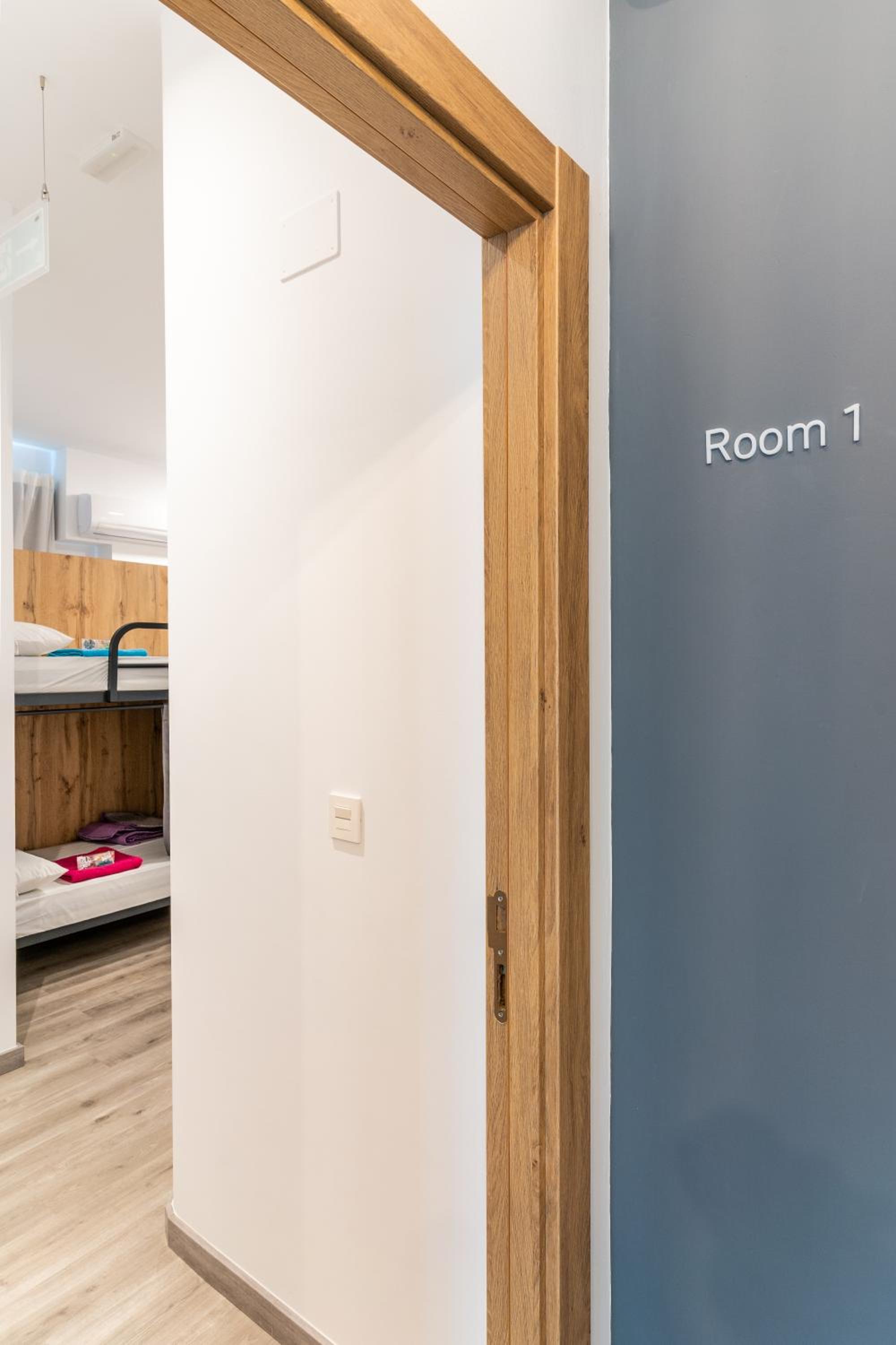 Bed in 8-Bed Mixed Dormitory Room photo 2