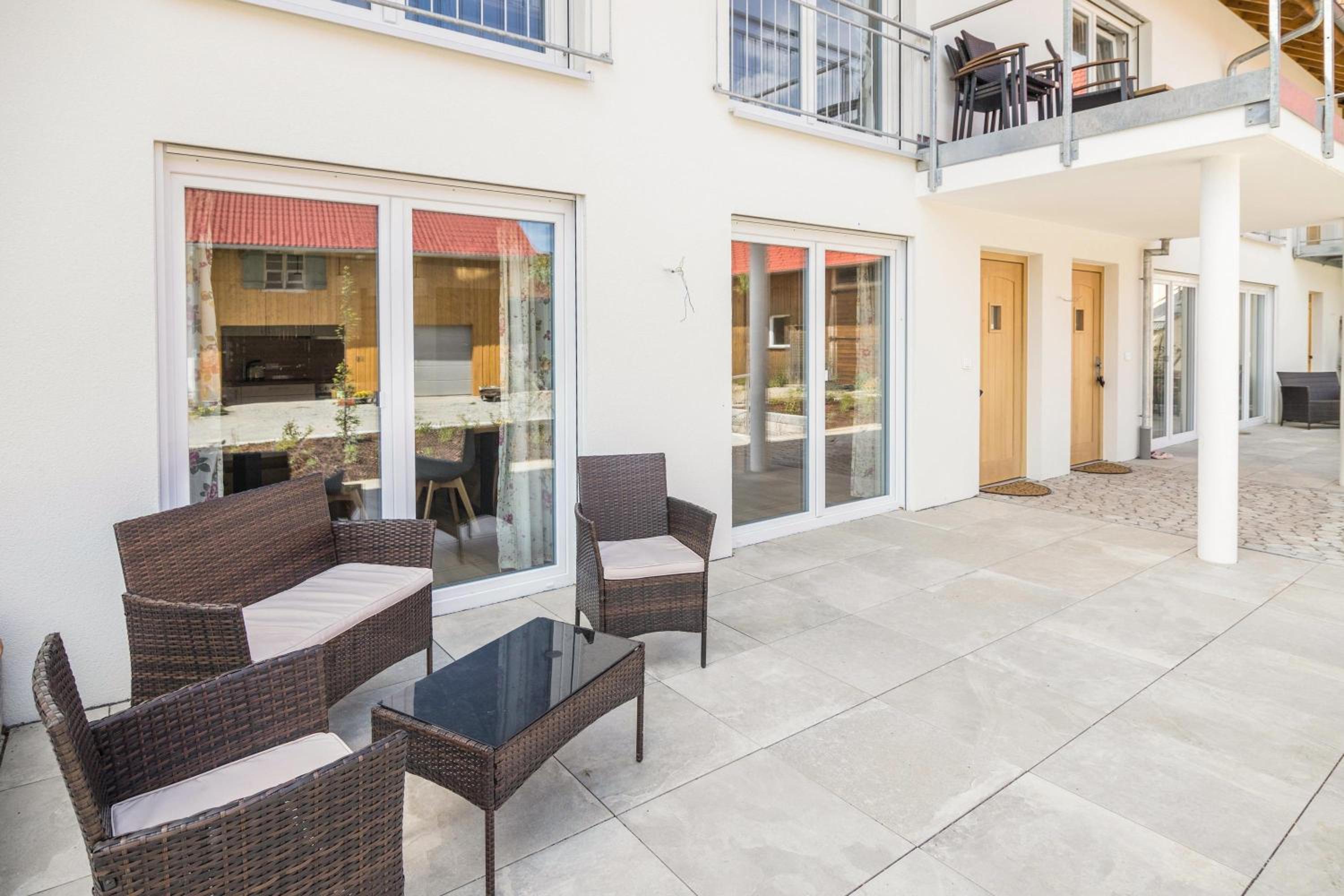 Two-Bedroom Deluxe Apartment with Garden View photo 2