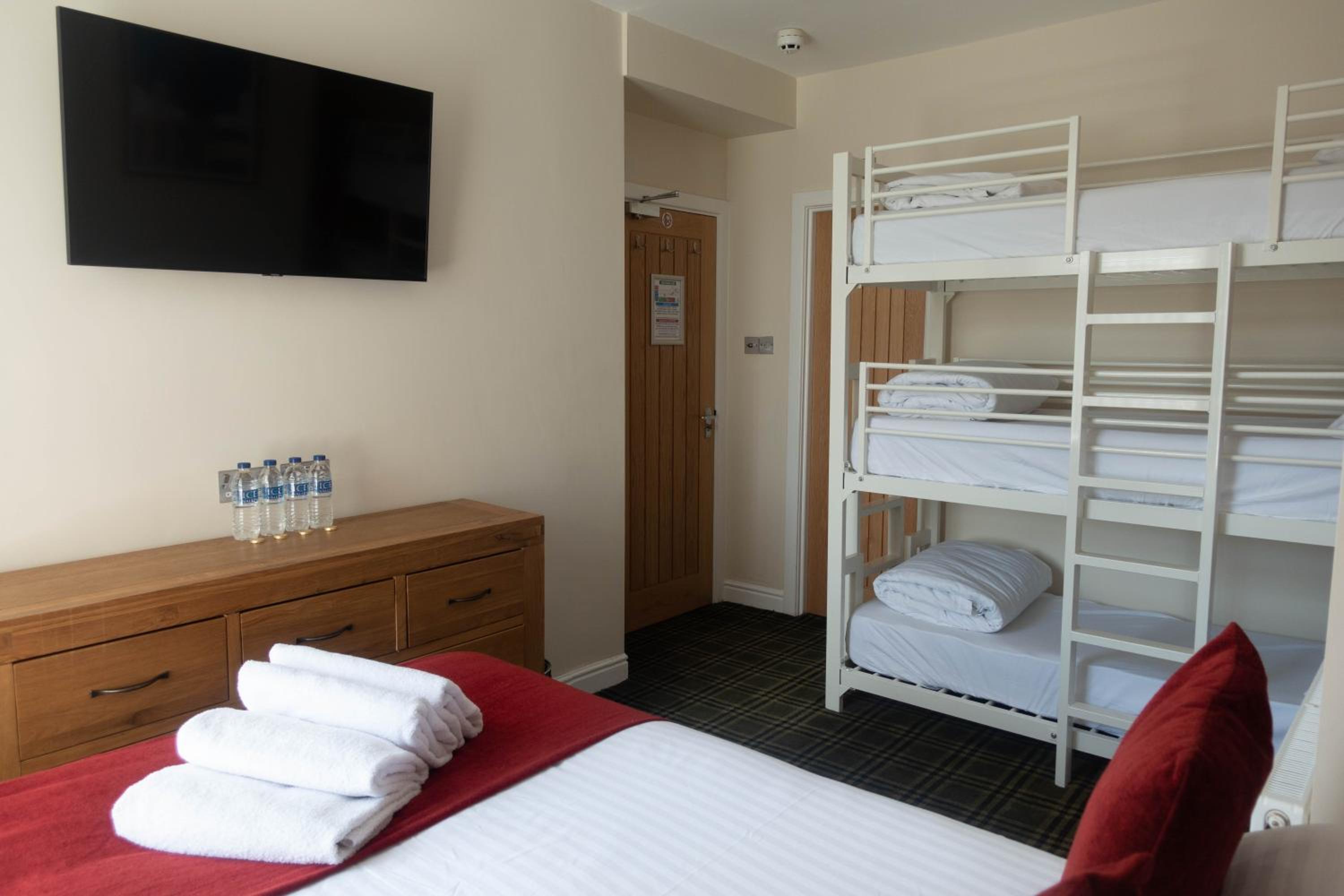 Standard Quadruple Room photo 3