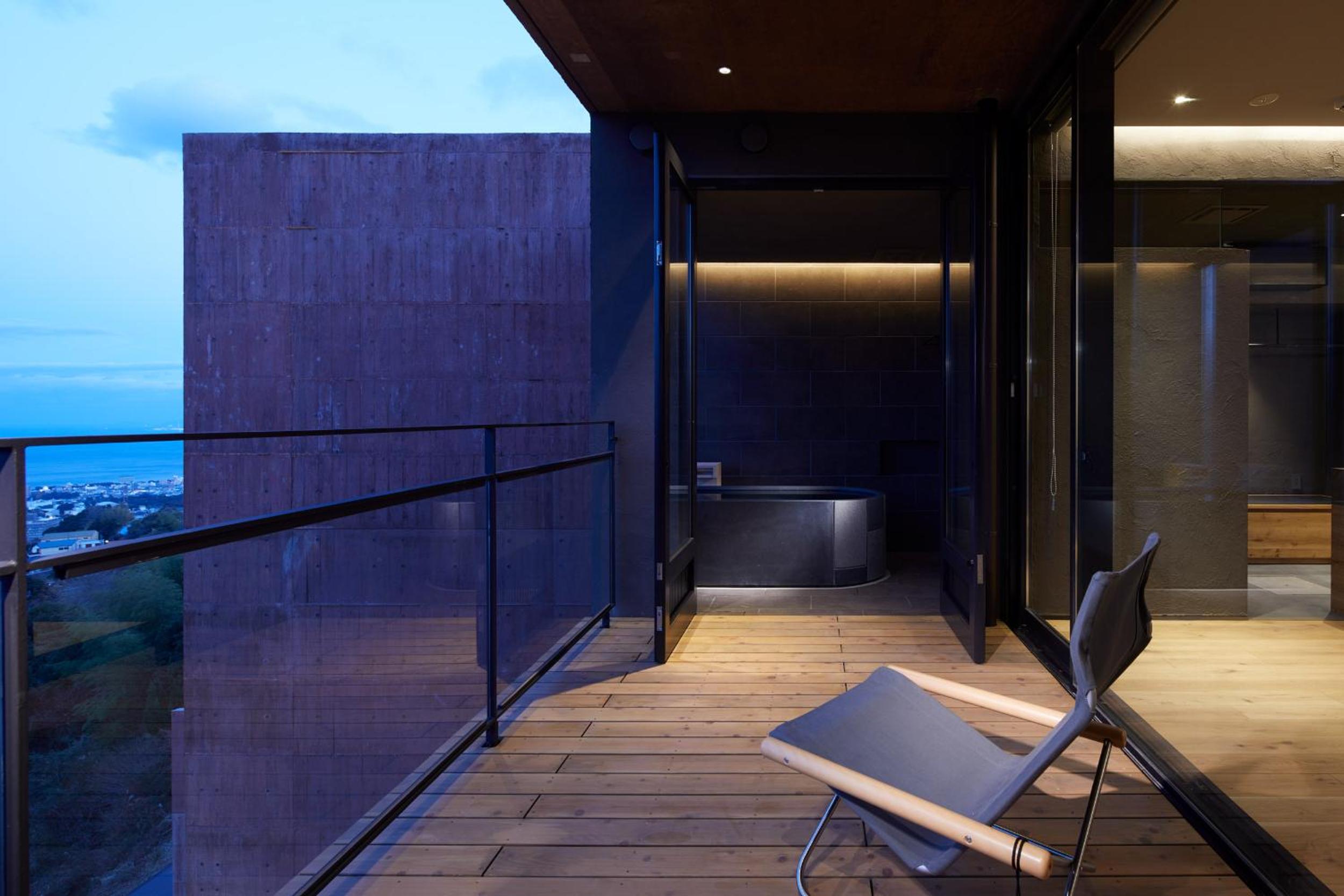 Twin Room (1-2F) with Semi Open-Air Bath (47㎡) Non-Smoking - Photo 3
