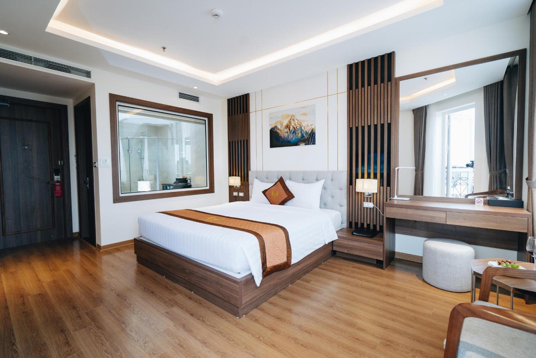 Deluxe King Room - Photo 1