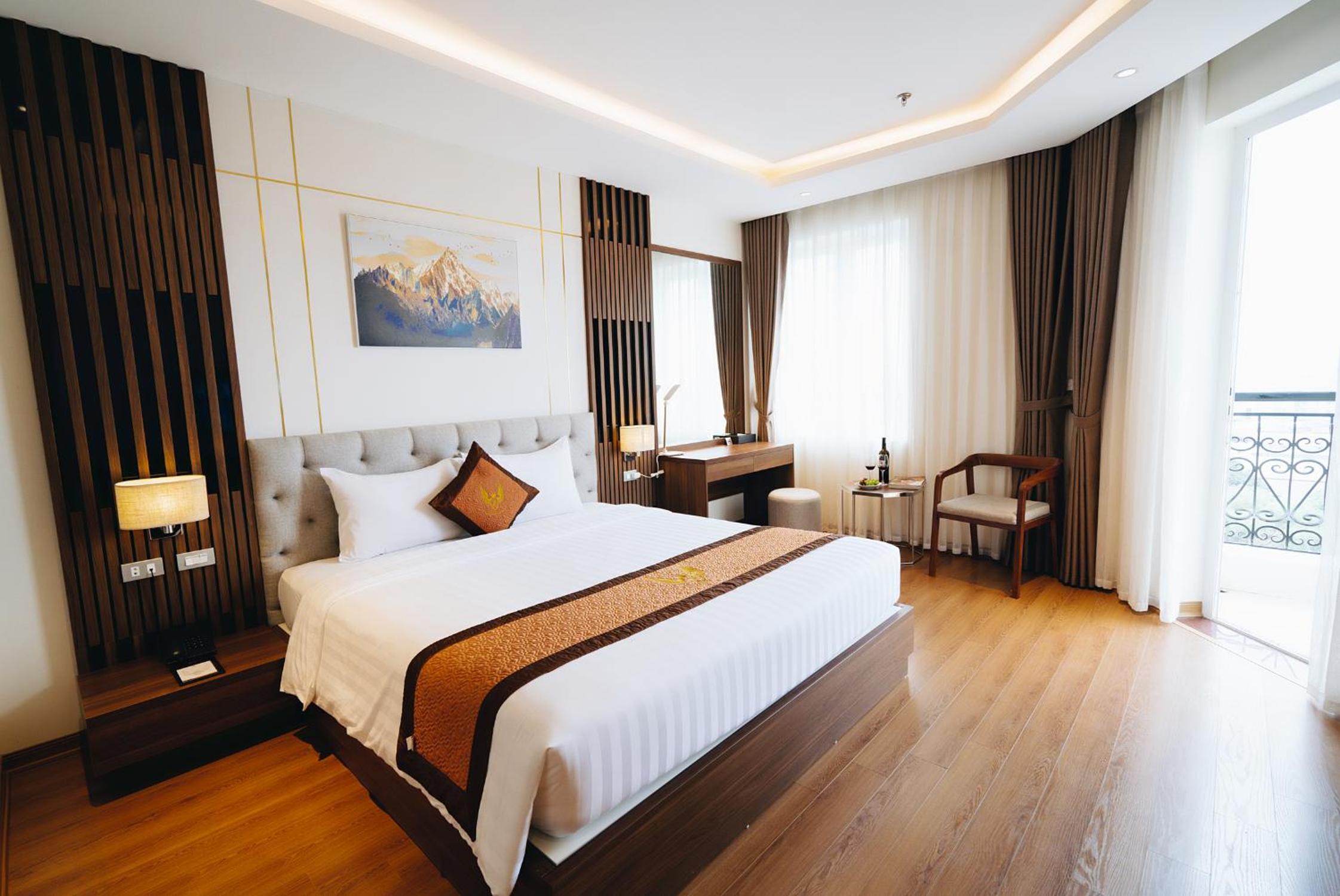 Deluxe King Room - Photo 5