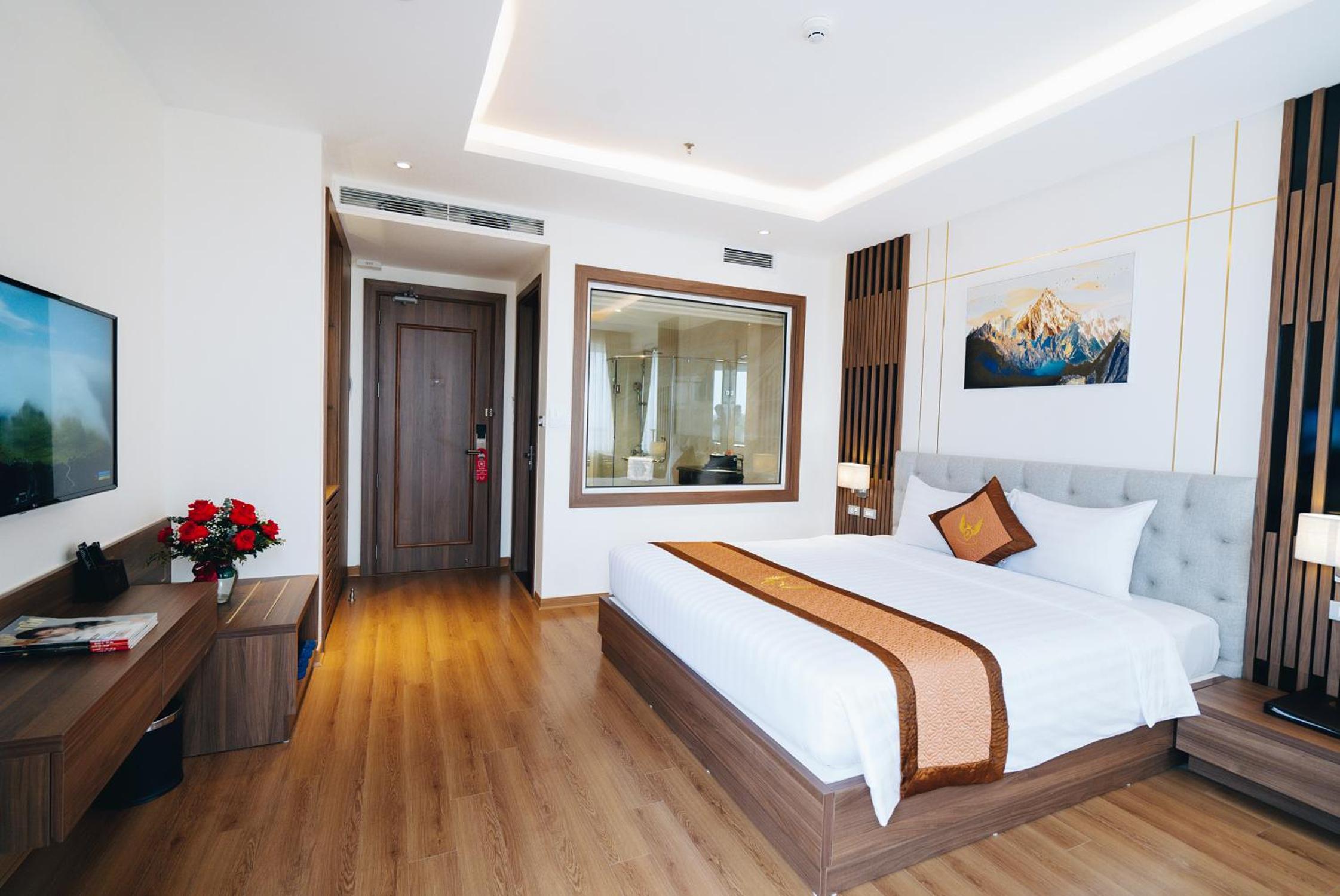 Deluxe King Room - Photo 3