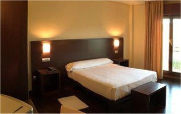 Twin Room - Photo 2