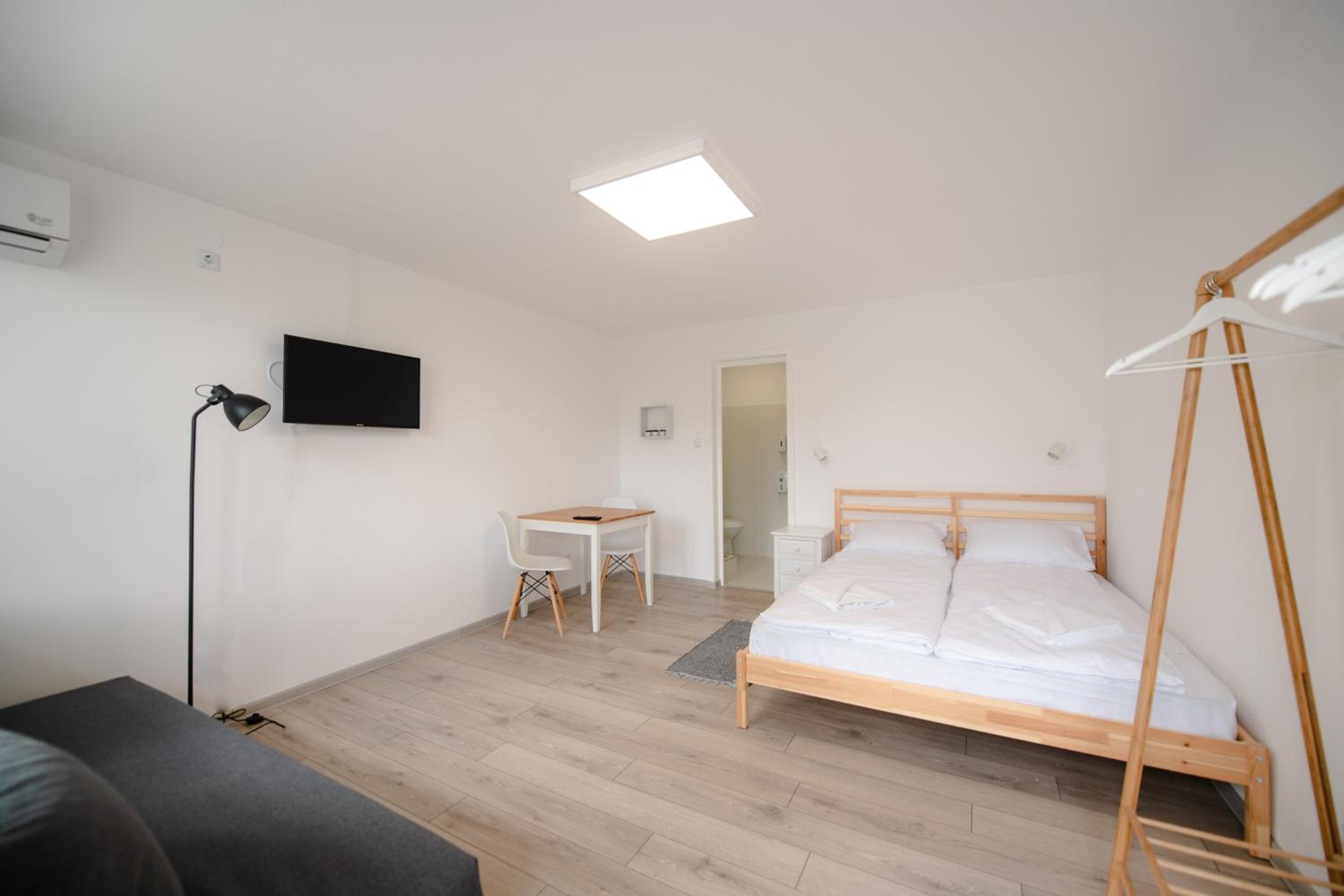 Deluxe Double Room with Extra Bed - Photo 3