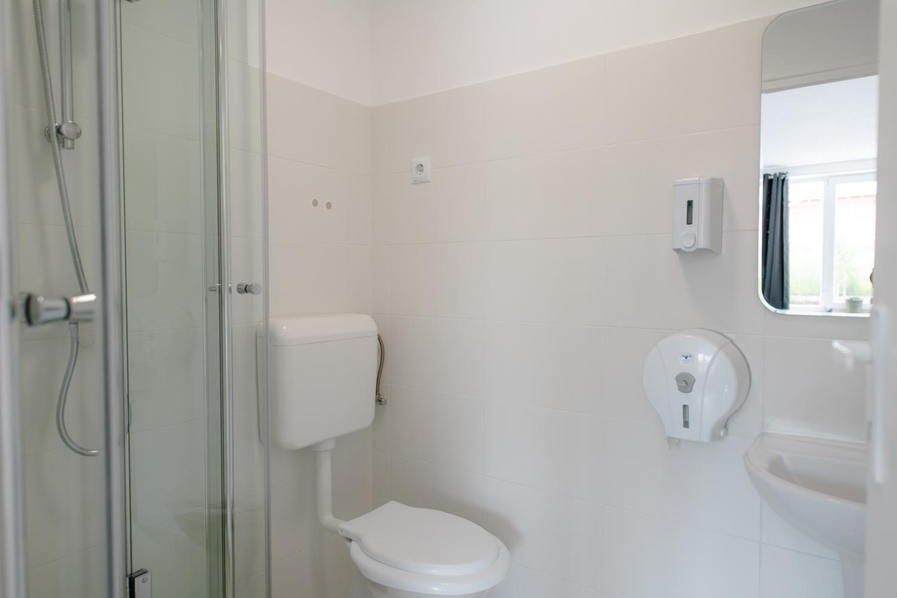 Deluxe Double Room with Extra Bed - Photo 5