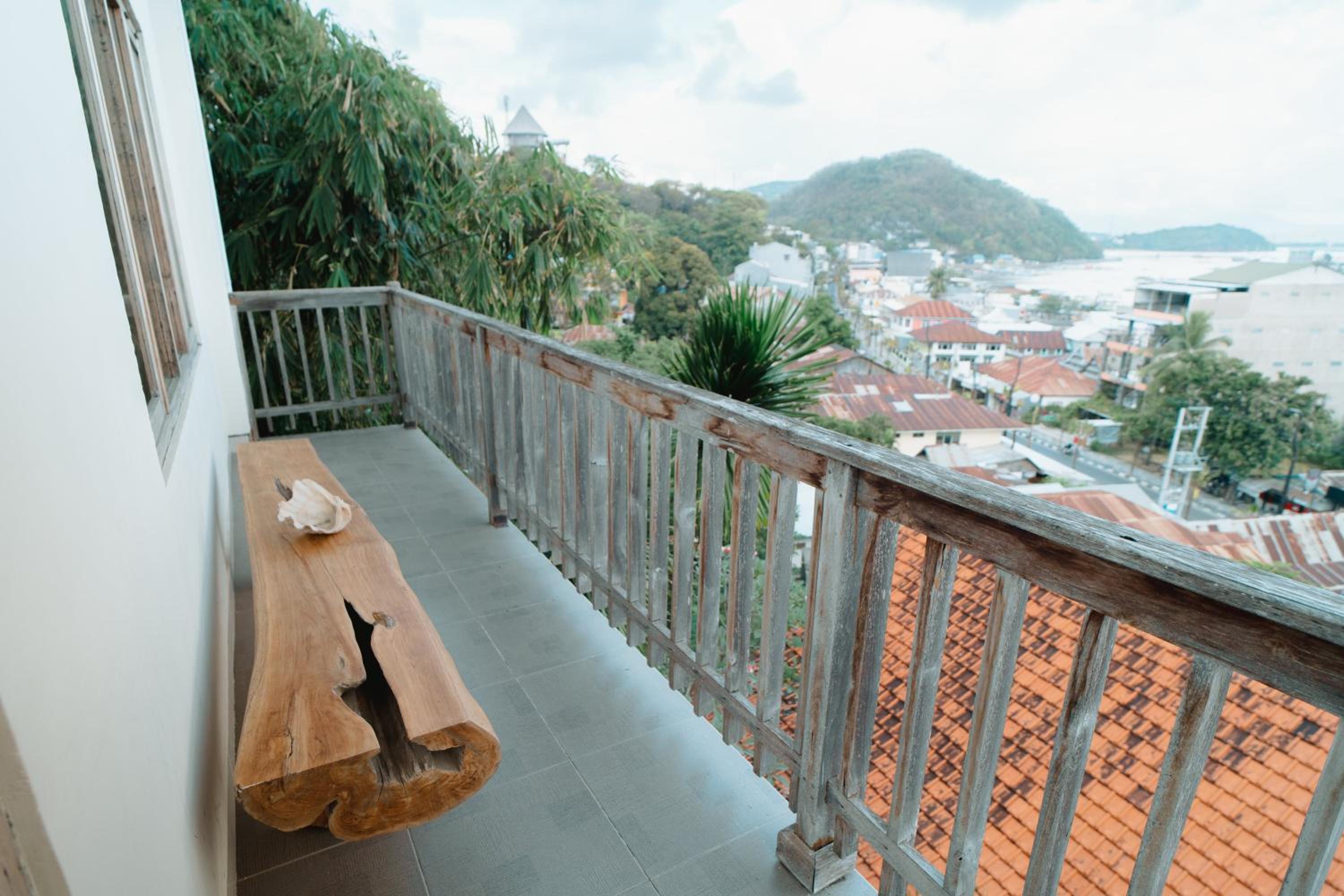 Hill View Room photo 3