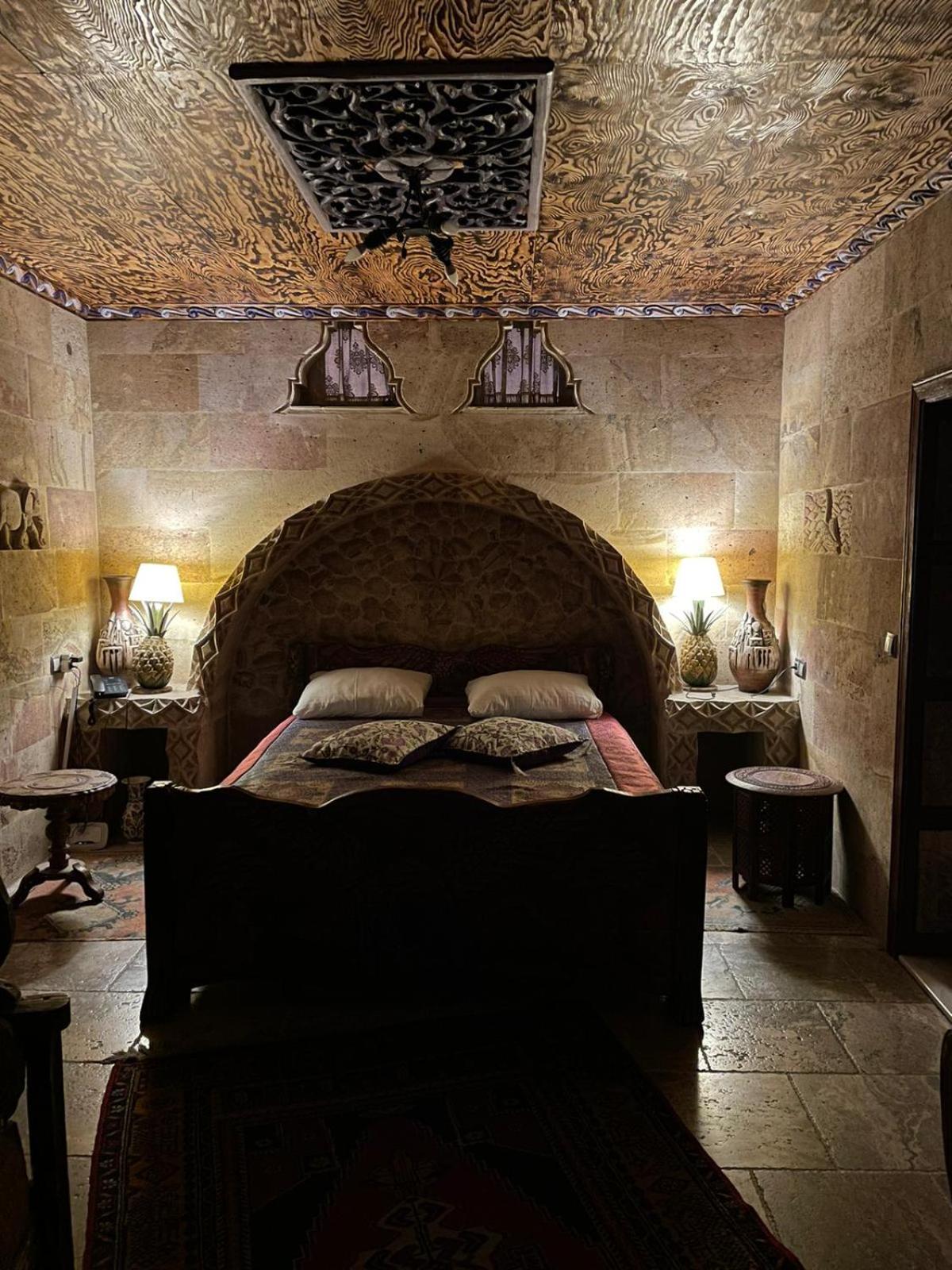 Suite - Photo 1