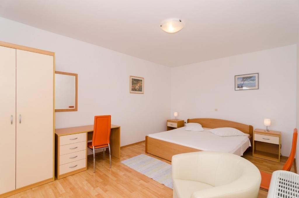 Superior One-Bedroom Apartment with Terrace and Sea View