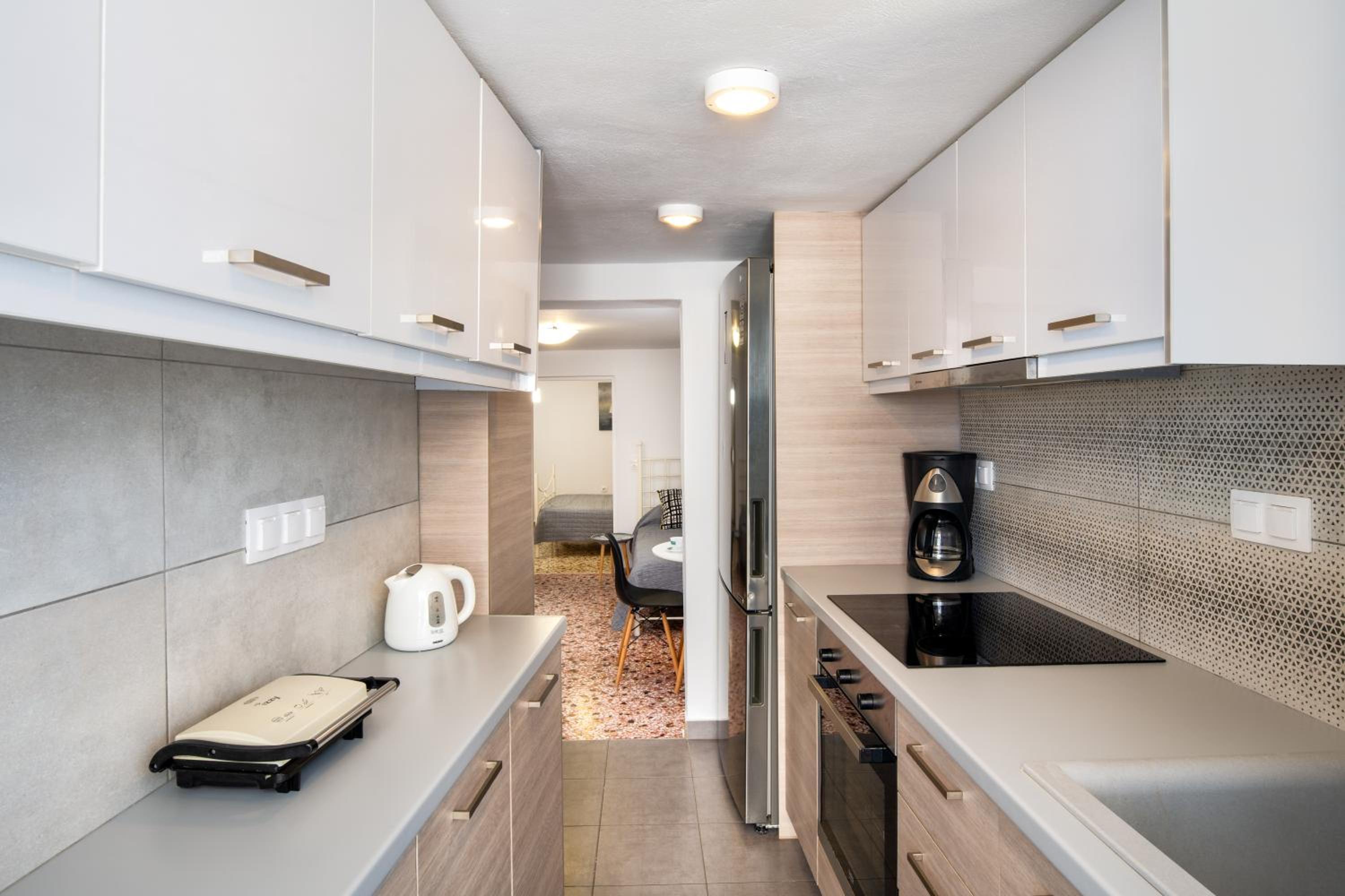 One-Bedroom Apartment - Photo 11