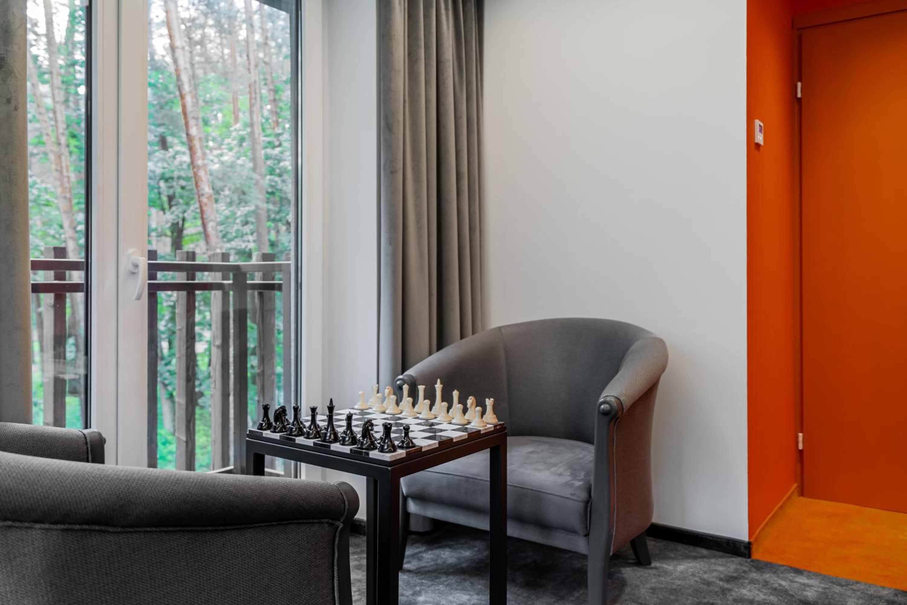 Standard Queen Room - Photo 7
