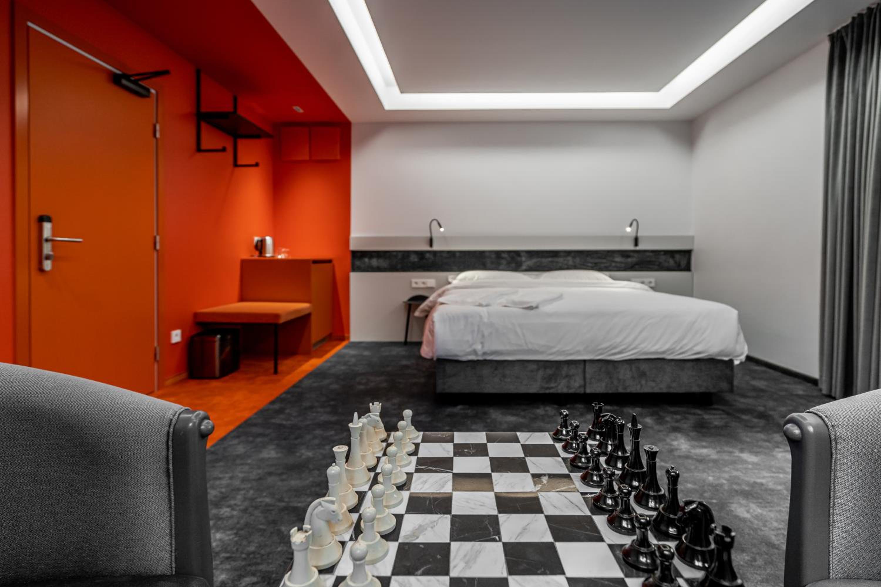 Standard Queen Room - Photo 6