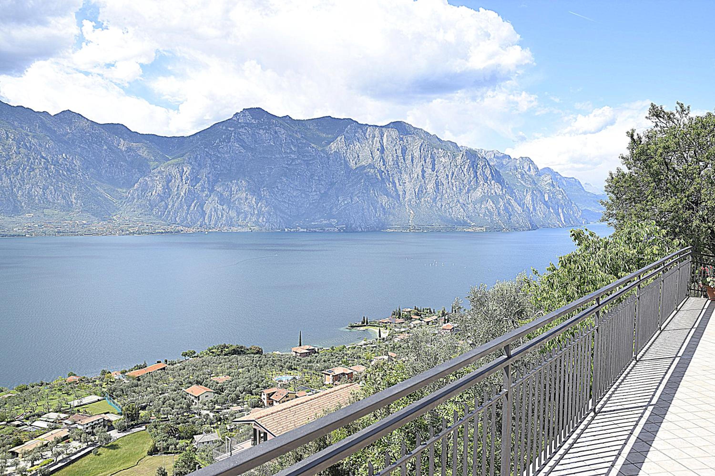 Apartment with Terrace photo 2