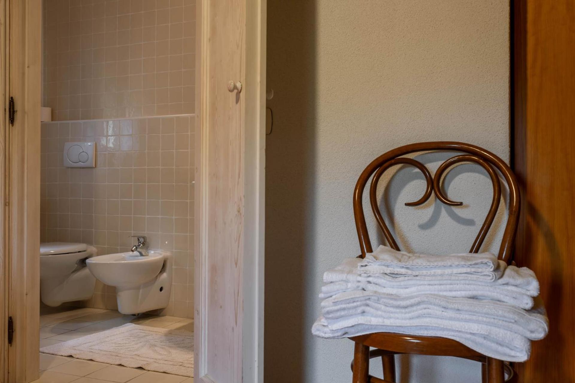 Double Room - Photo 4