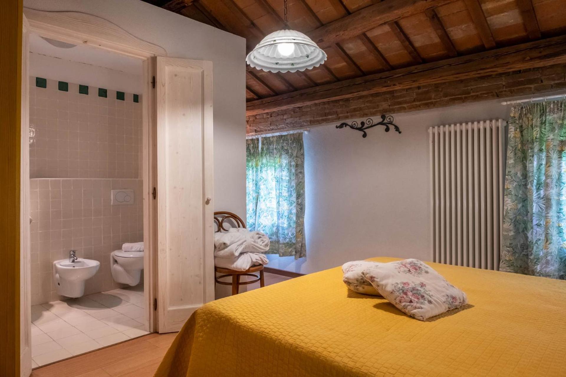 Double Room - Photo 8