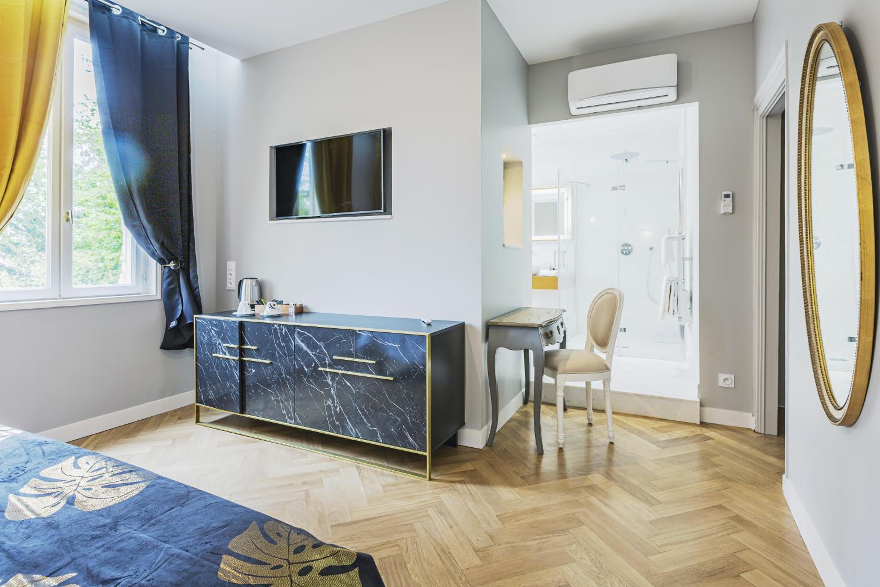 Superior King Room photo 1