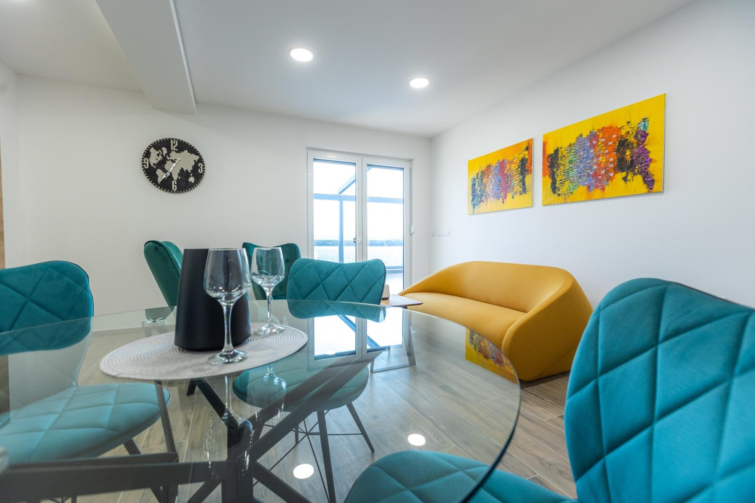 Superior Two-Bedroom Apartment with Jacuzzi and Sea View photo 2