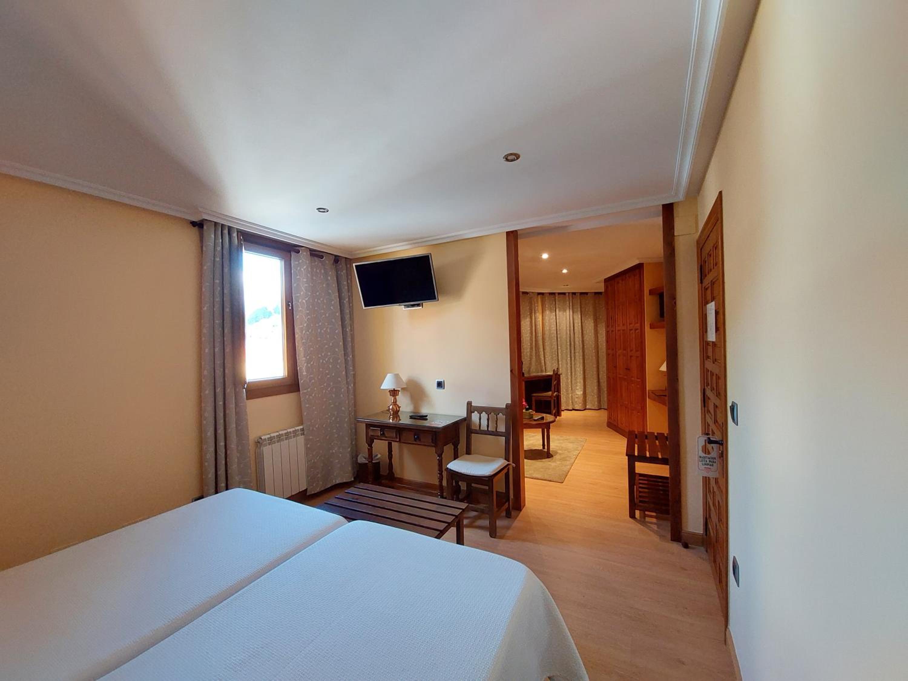 Junior Suite with Mountain View photo 2