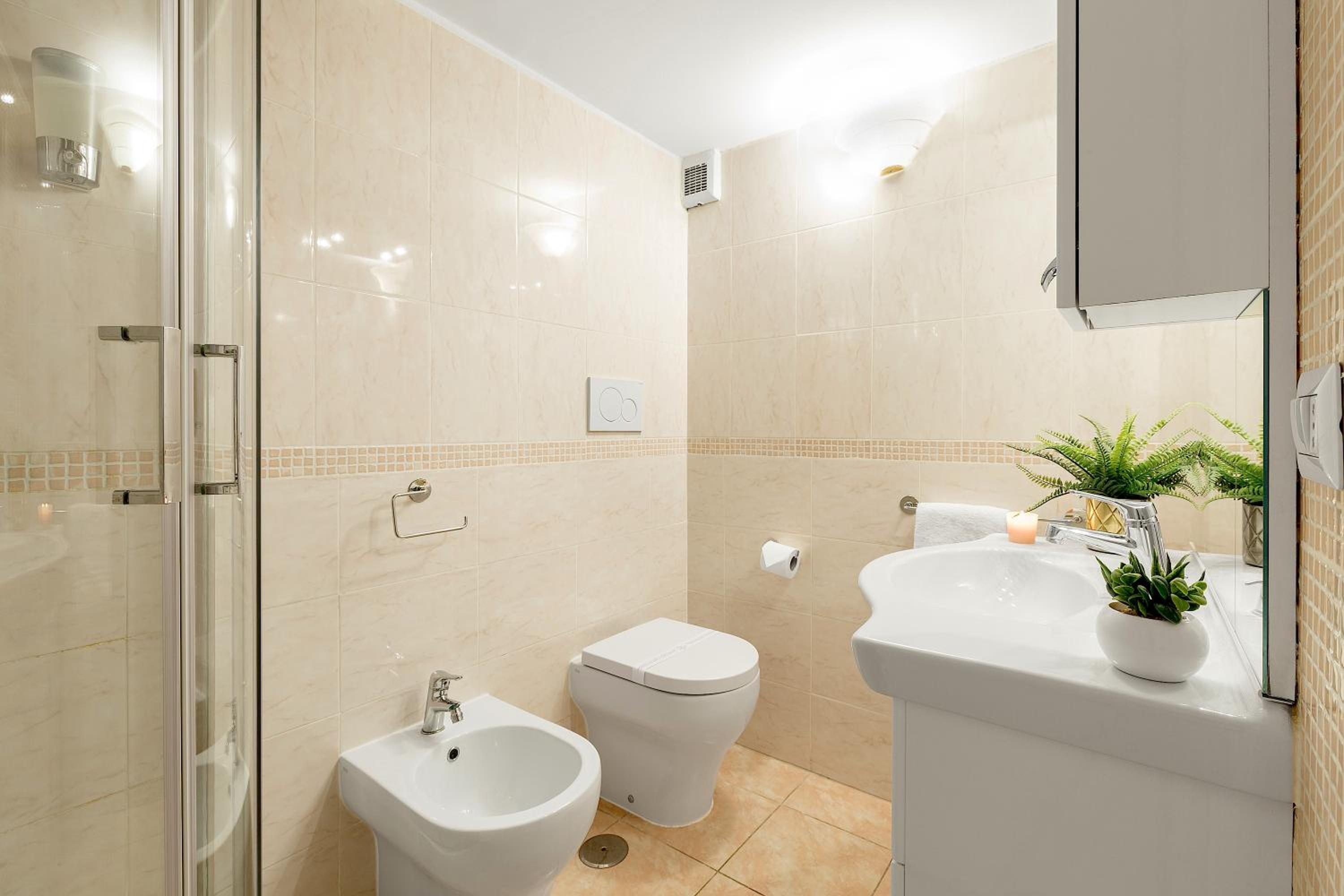 Double Room with Private External Bathroom photo 2