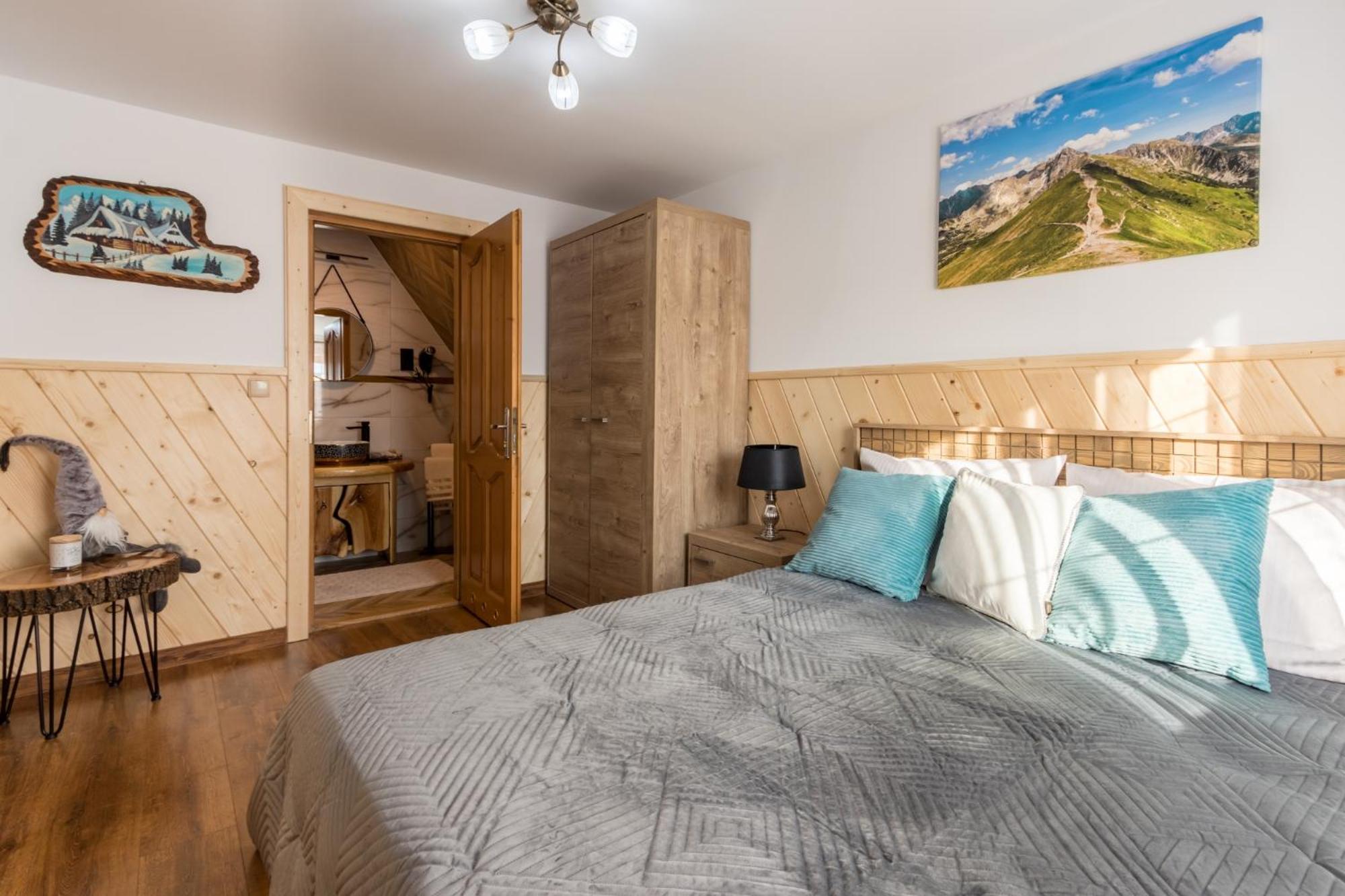 One-Bedroom Apartment - Photo 4