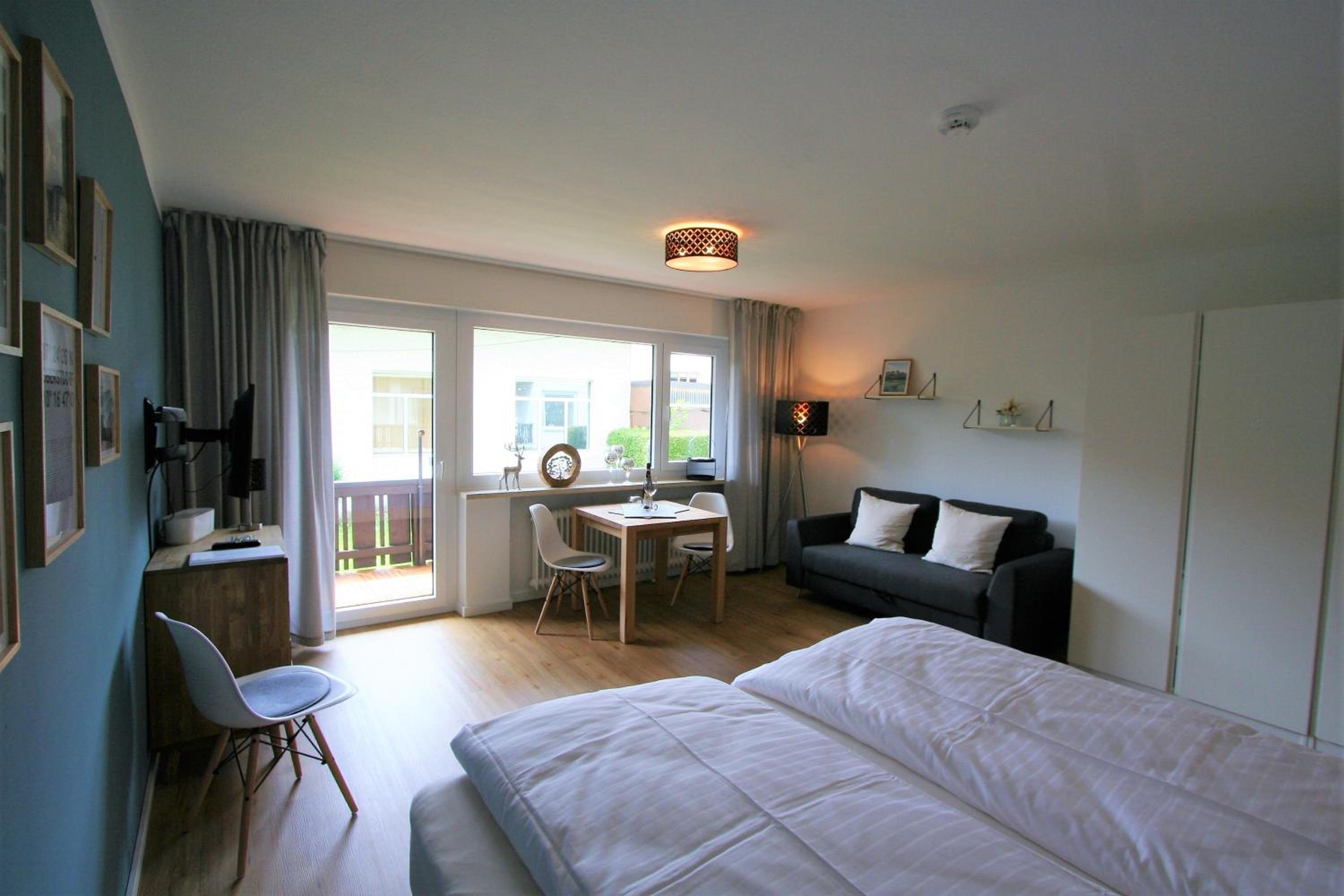 One-Bedroom Apartment photo 1