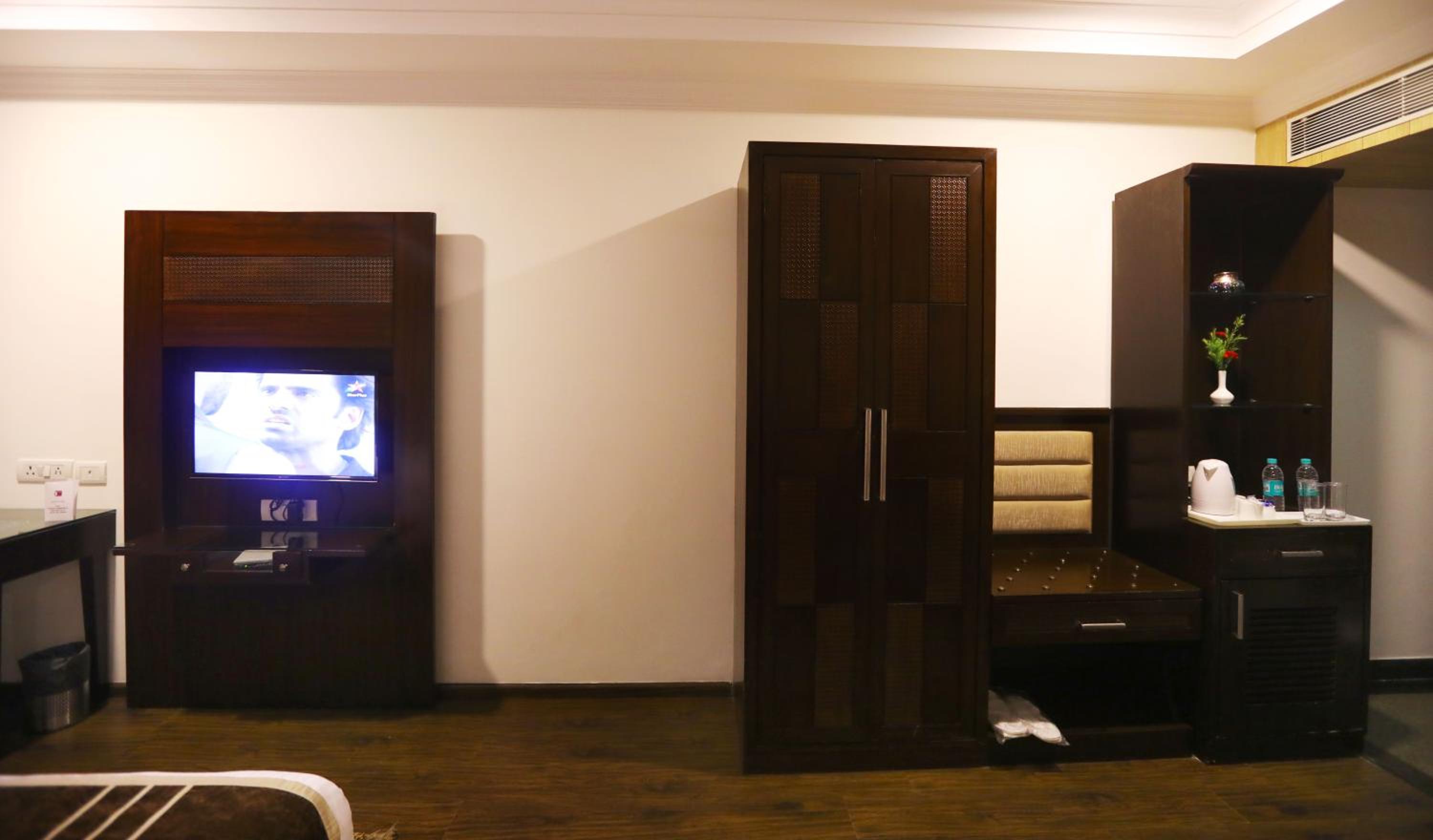 Deluxe Room - Photo 4