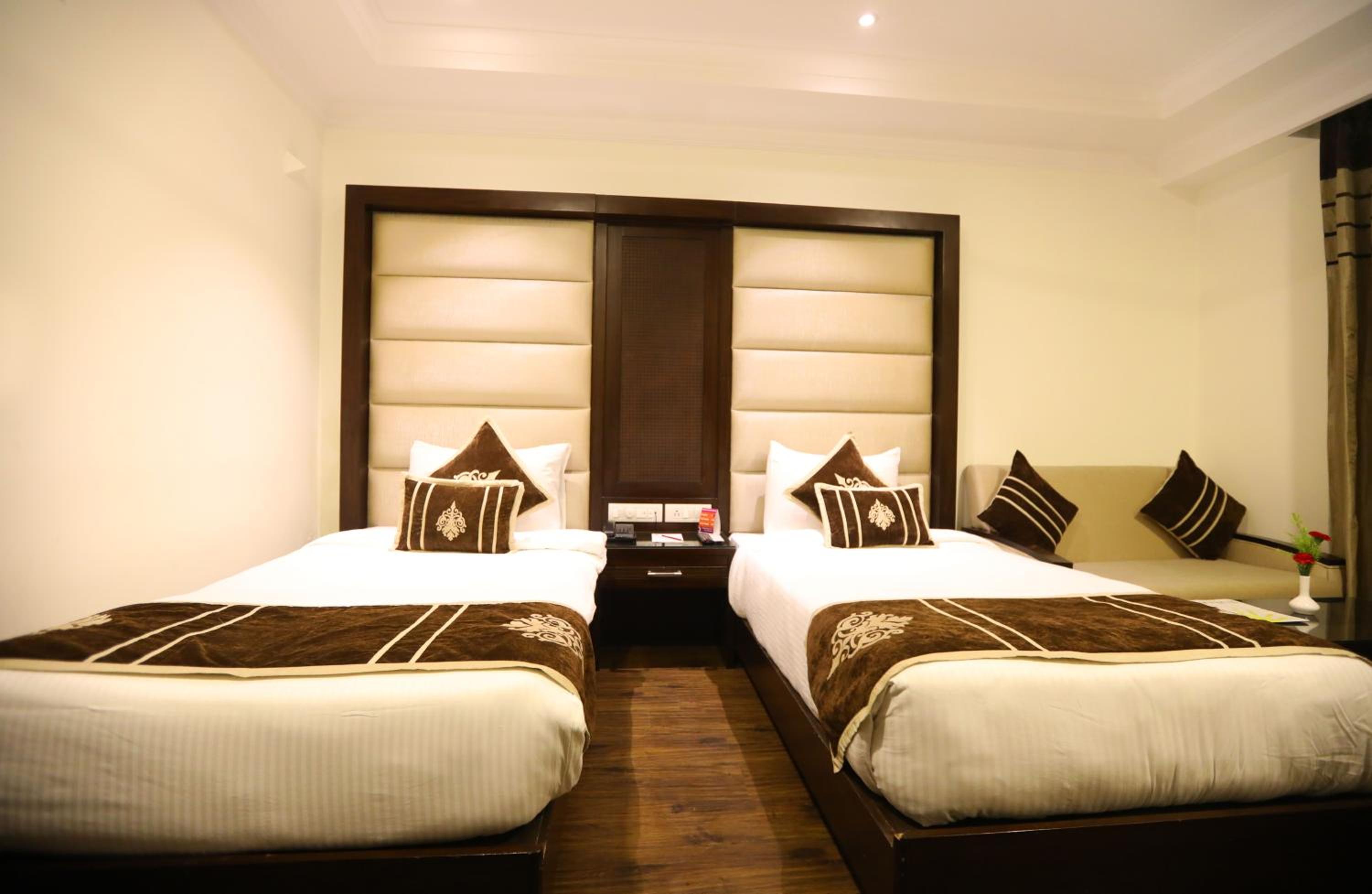Deluxe Room - Photo 5