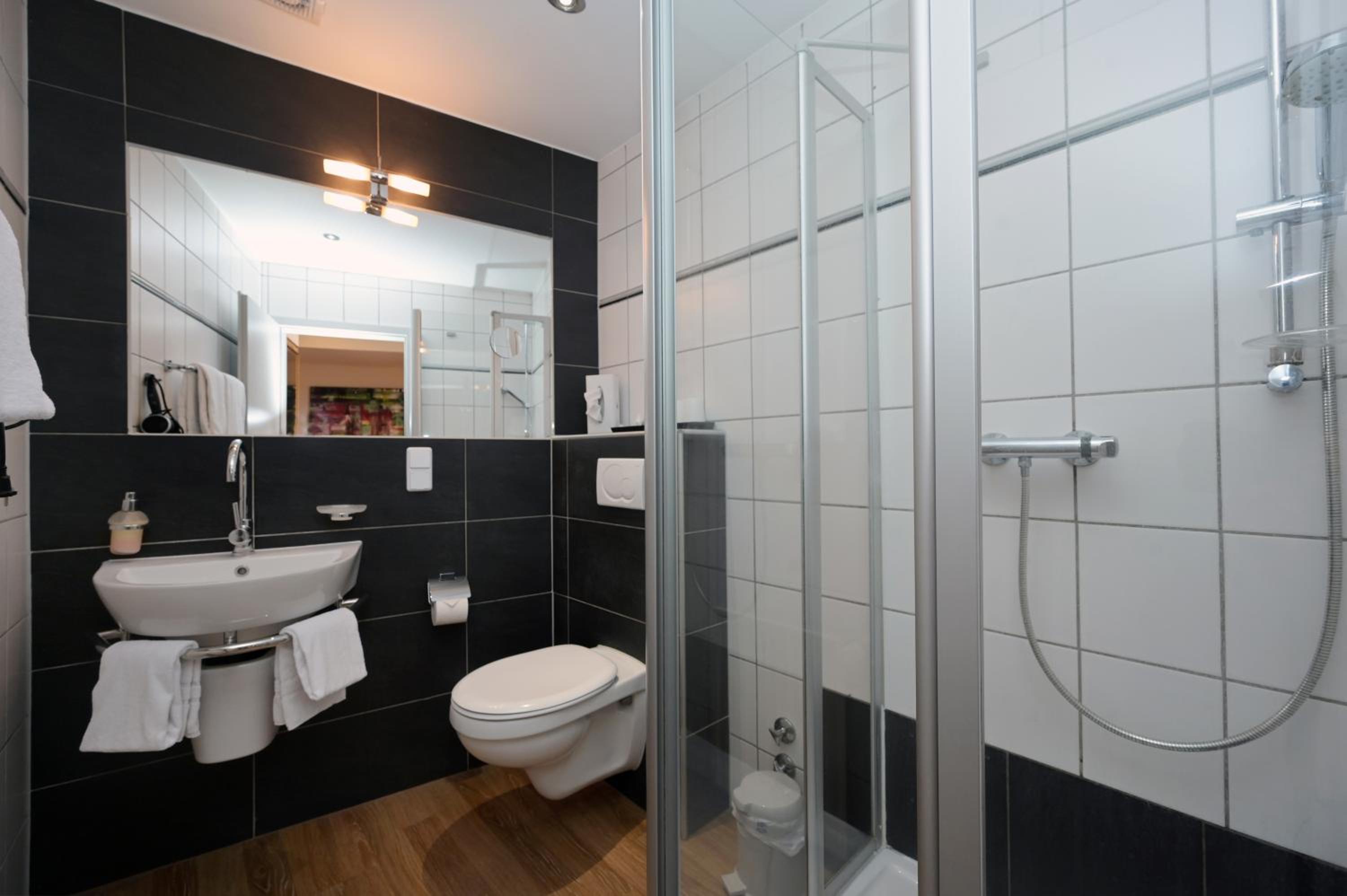 Double Room - Photo 13