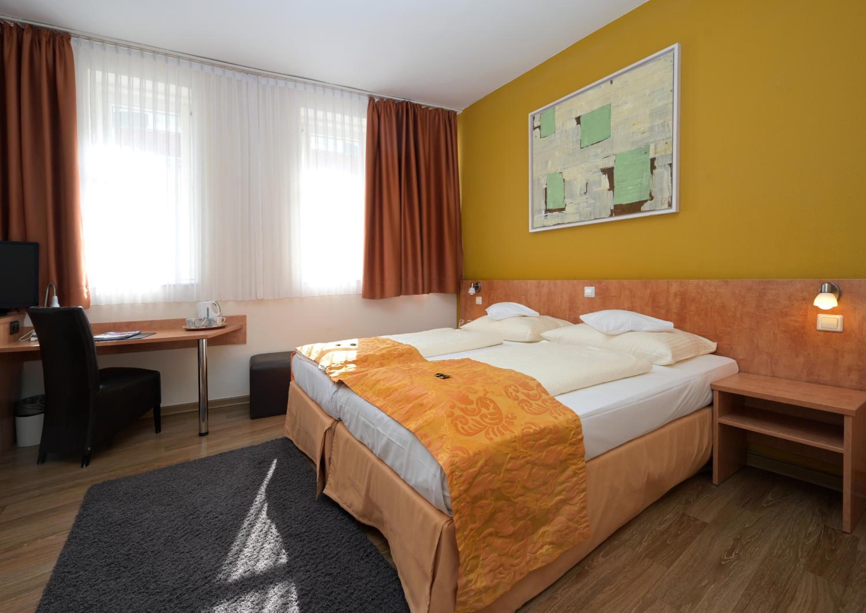 Double Room - Photo 3