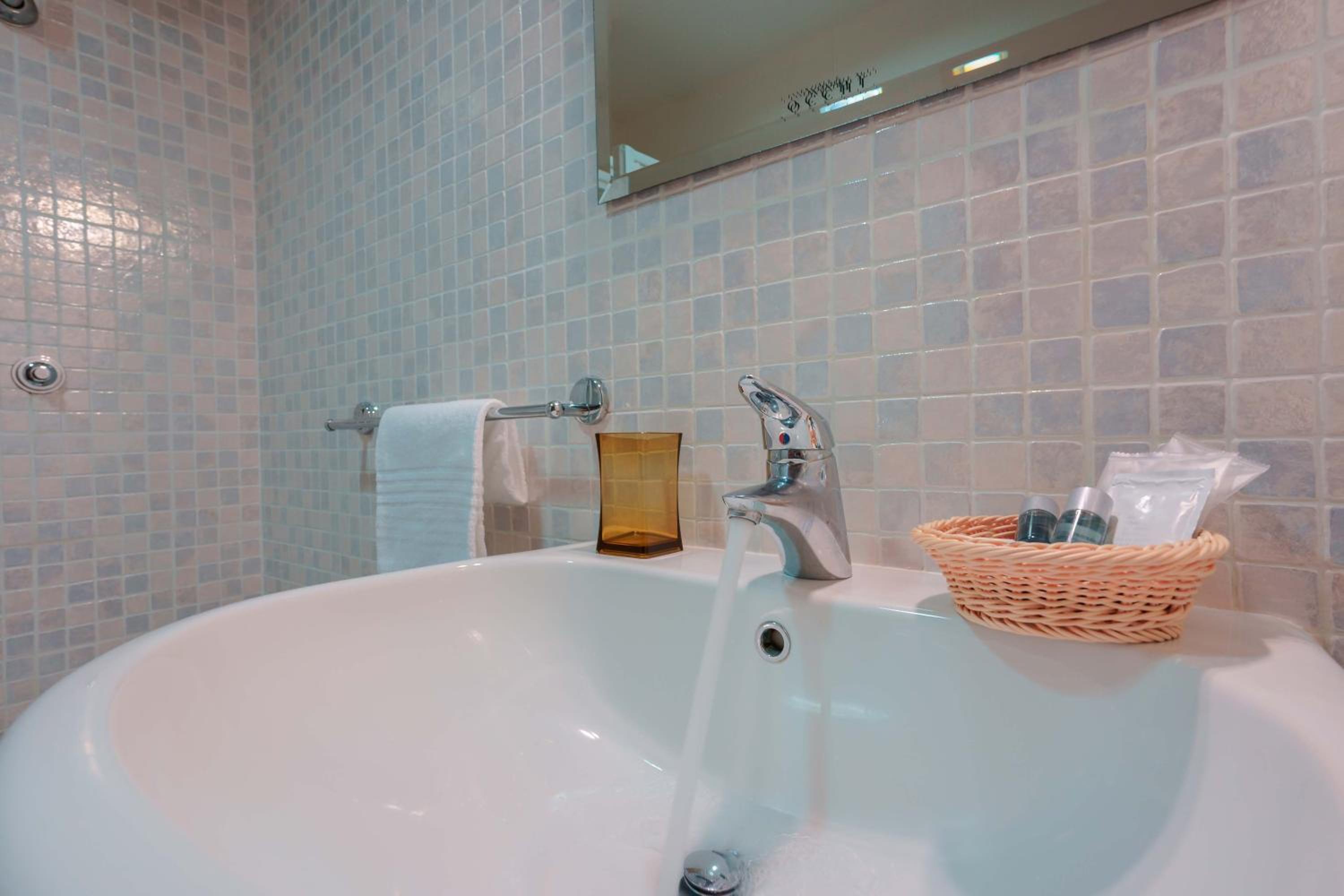 Triple Room - Photo 10