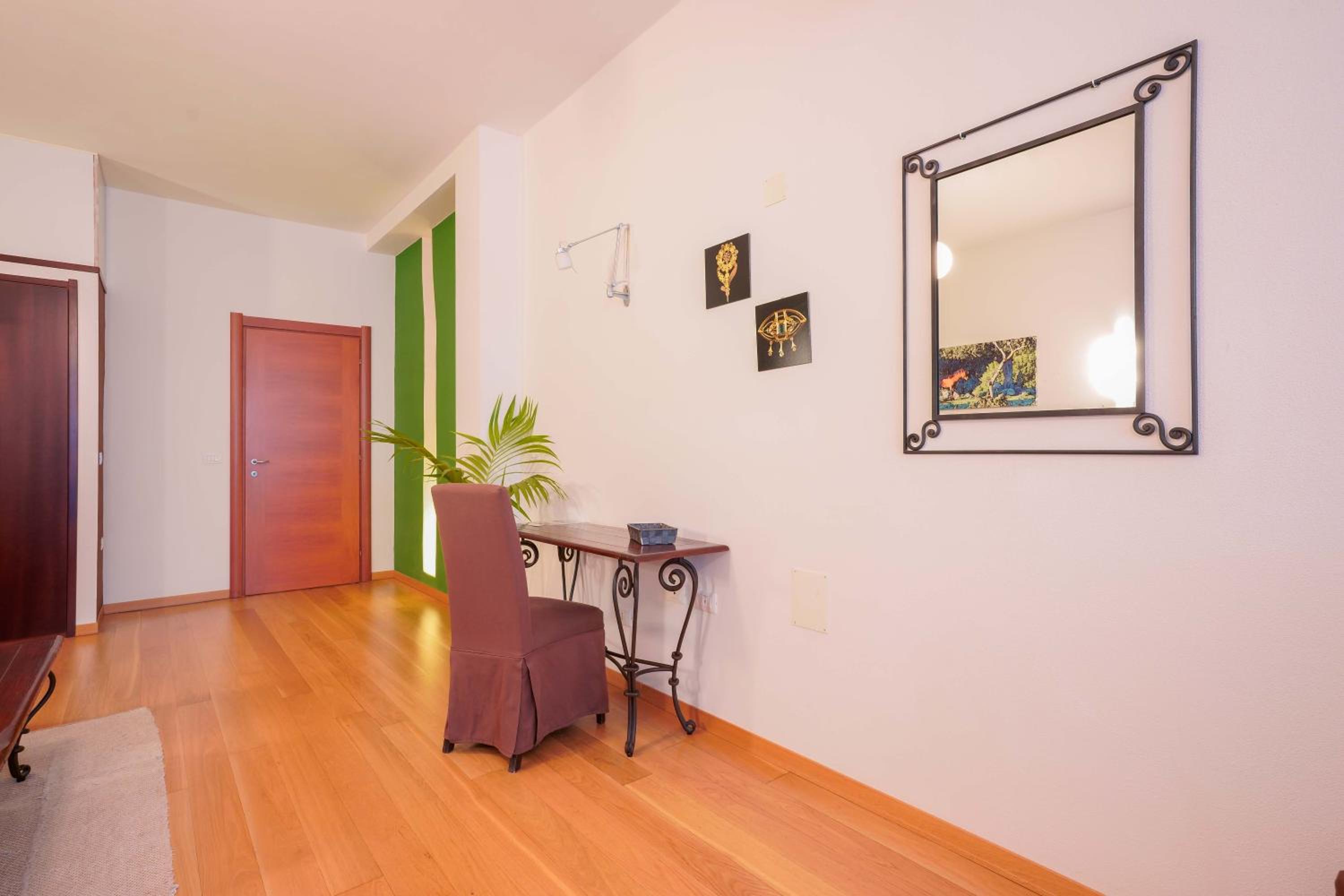 Suite - Photo 4