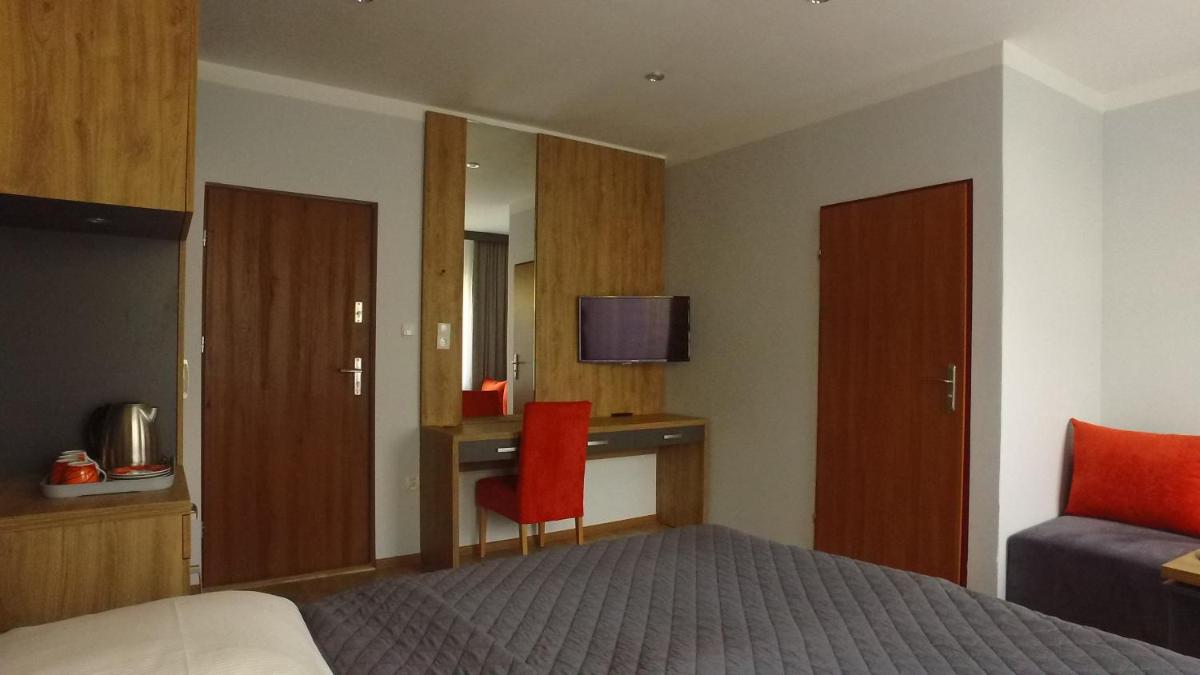 Triple Room with Private Bathroom photo 3