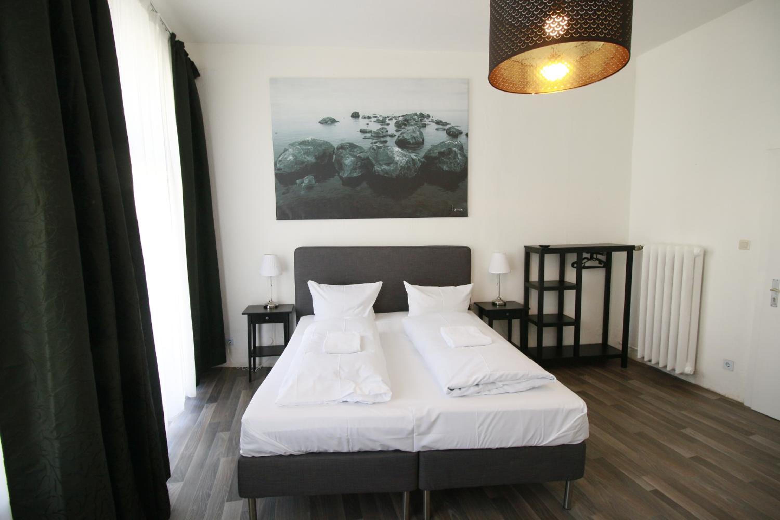 Double Room - Photo 2