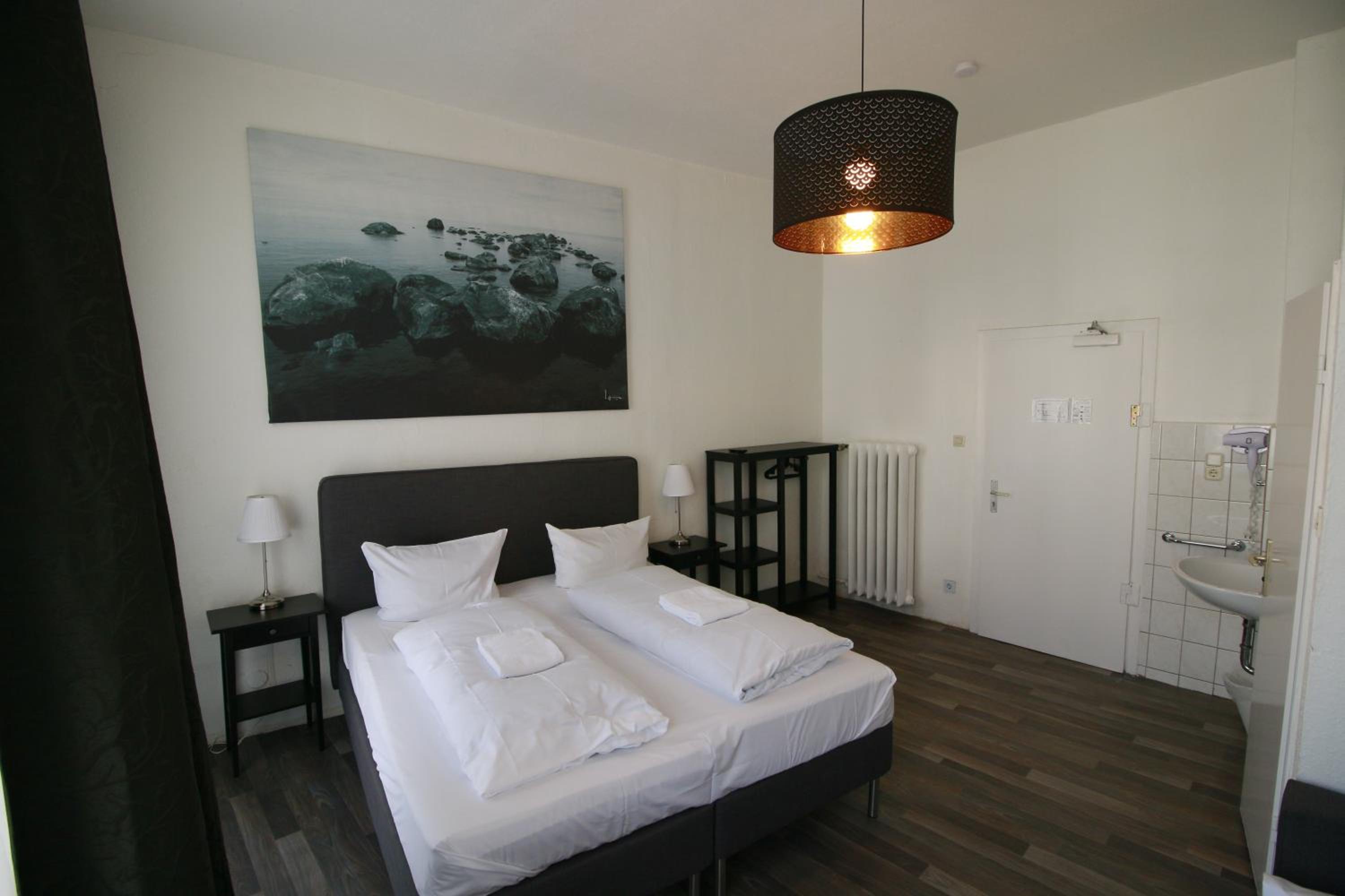 Double Room - Photo 6