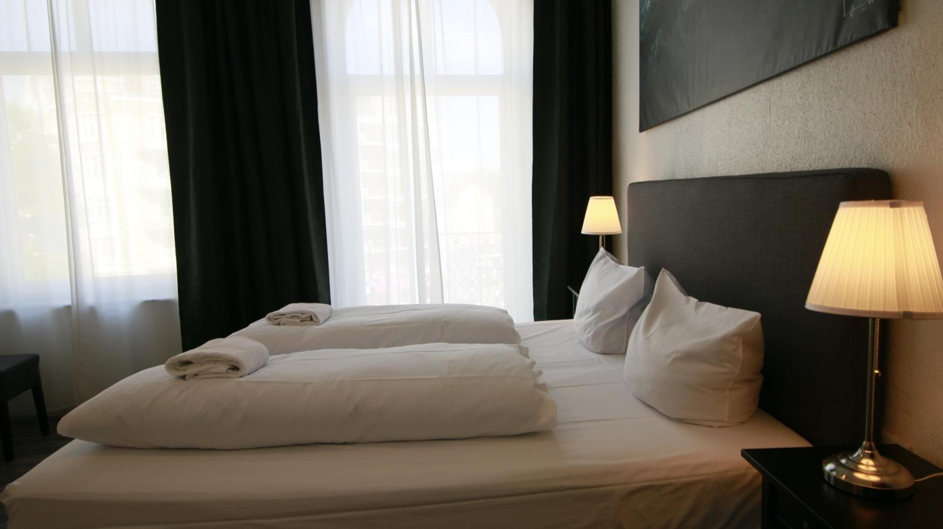 Double Room - Photo 3