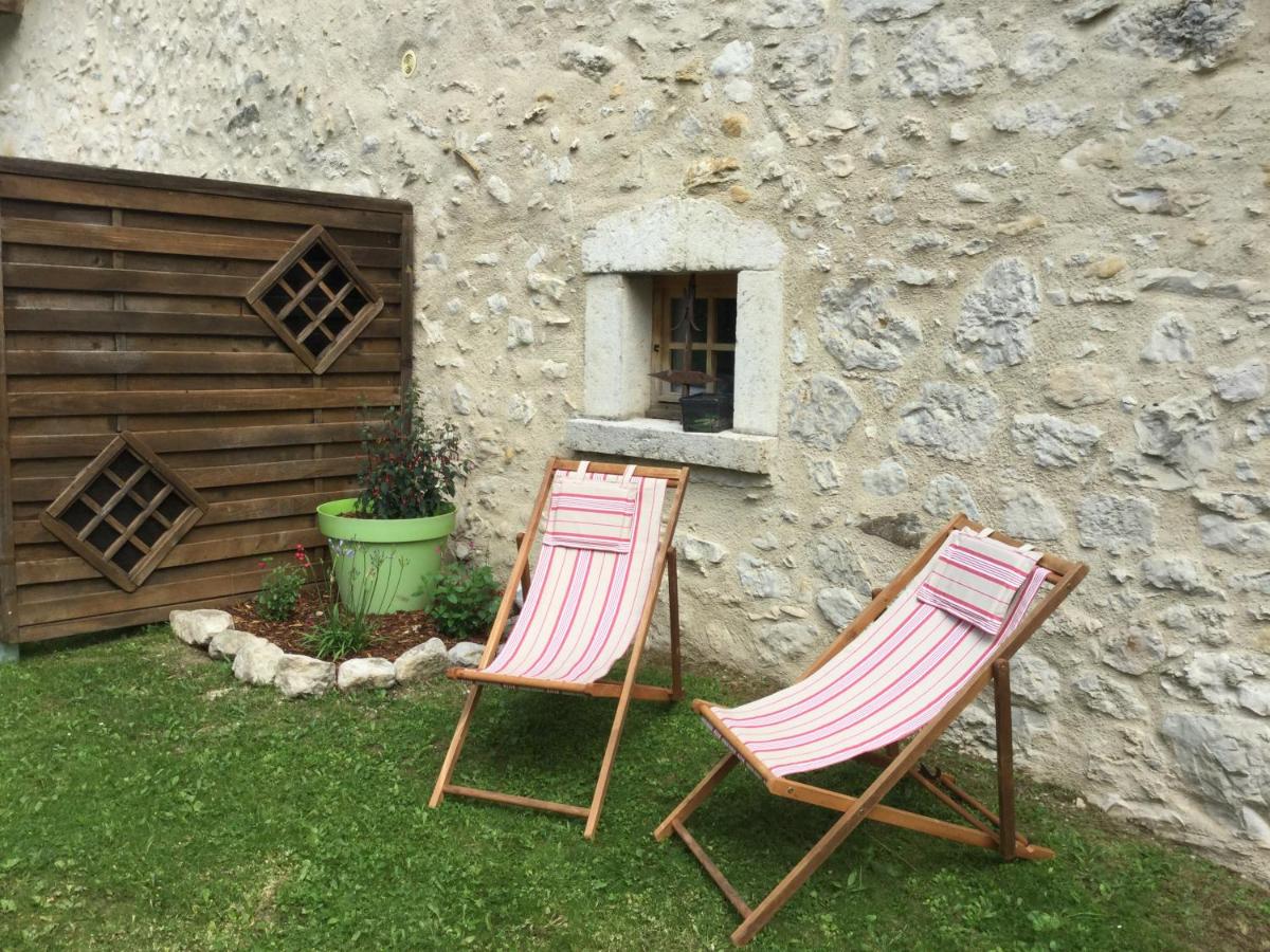 Double Room with Garden View - Photo 10
