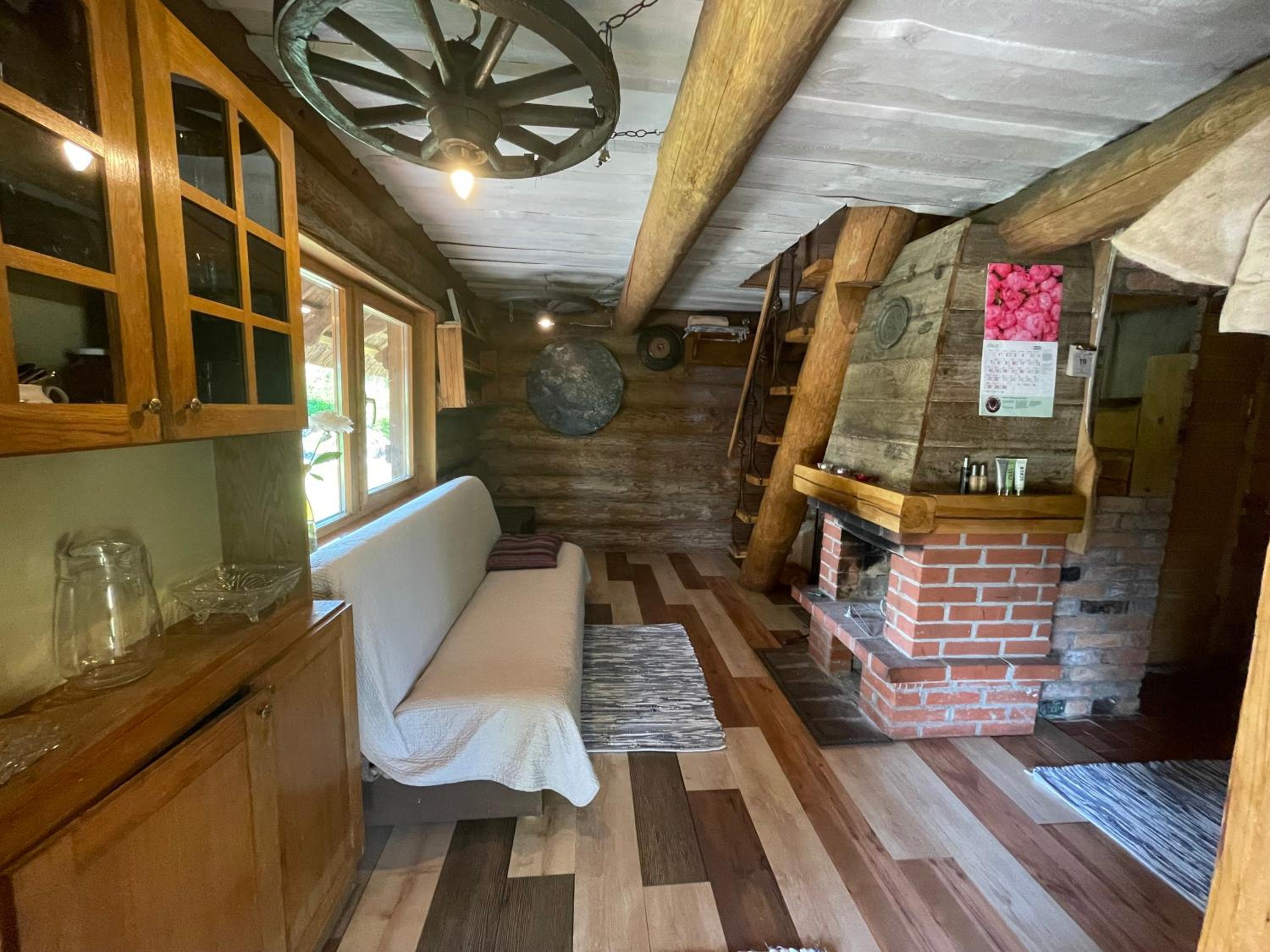 One-Bedroom House - Photo 5