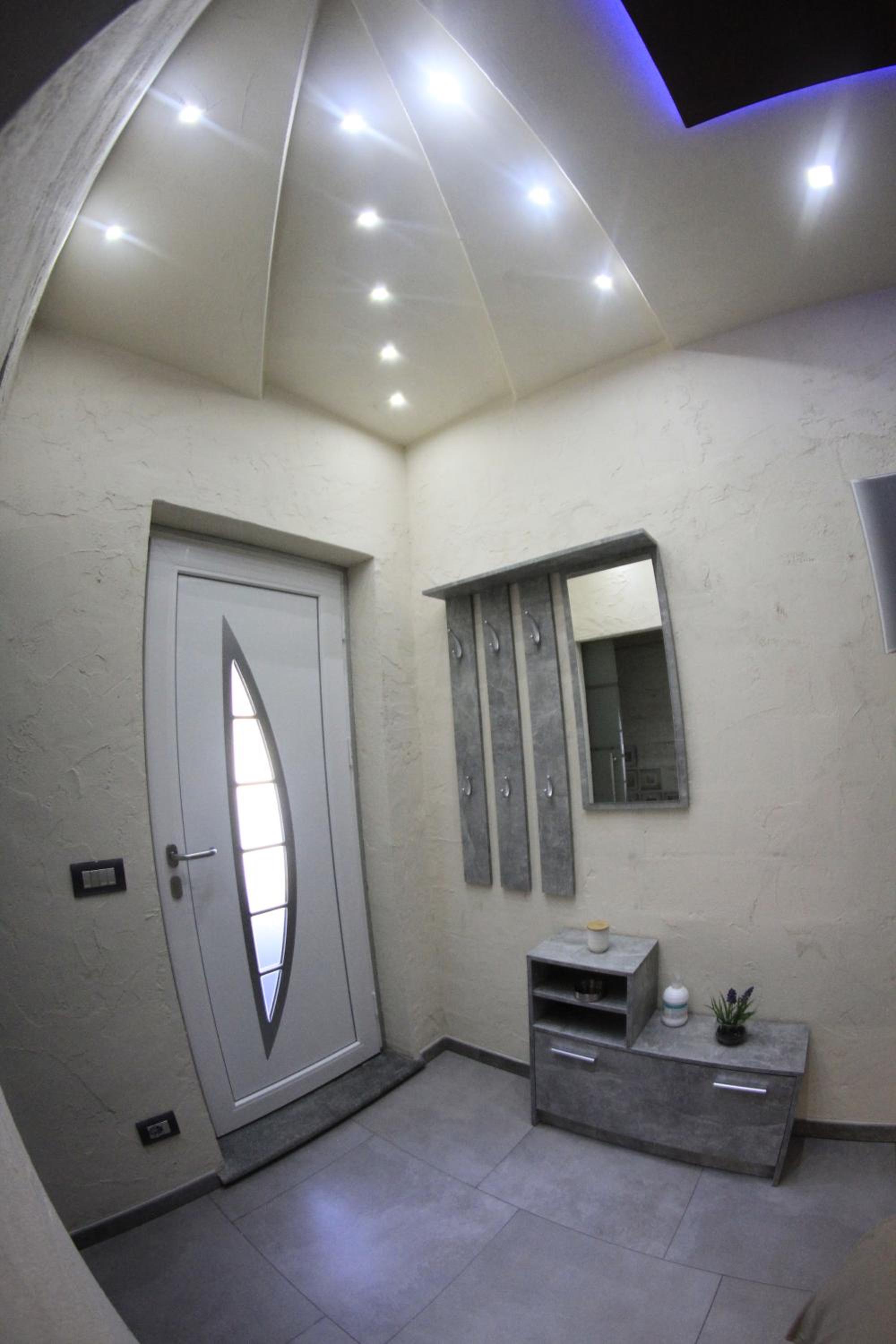 Double Room with Private Bathroom - Photo 12
